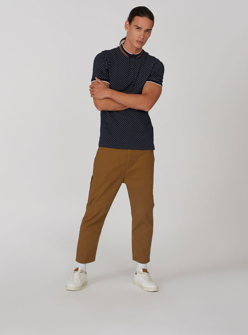 بنطلون قصير سكيني سادة بخصر منخفض وجيوب-men-clothing-bottoms-trousersandchinos-trousers-image-2