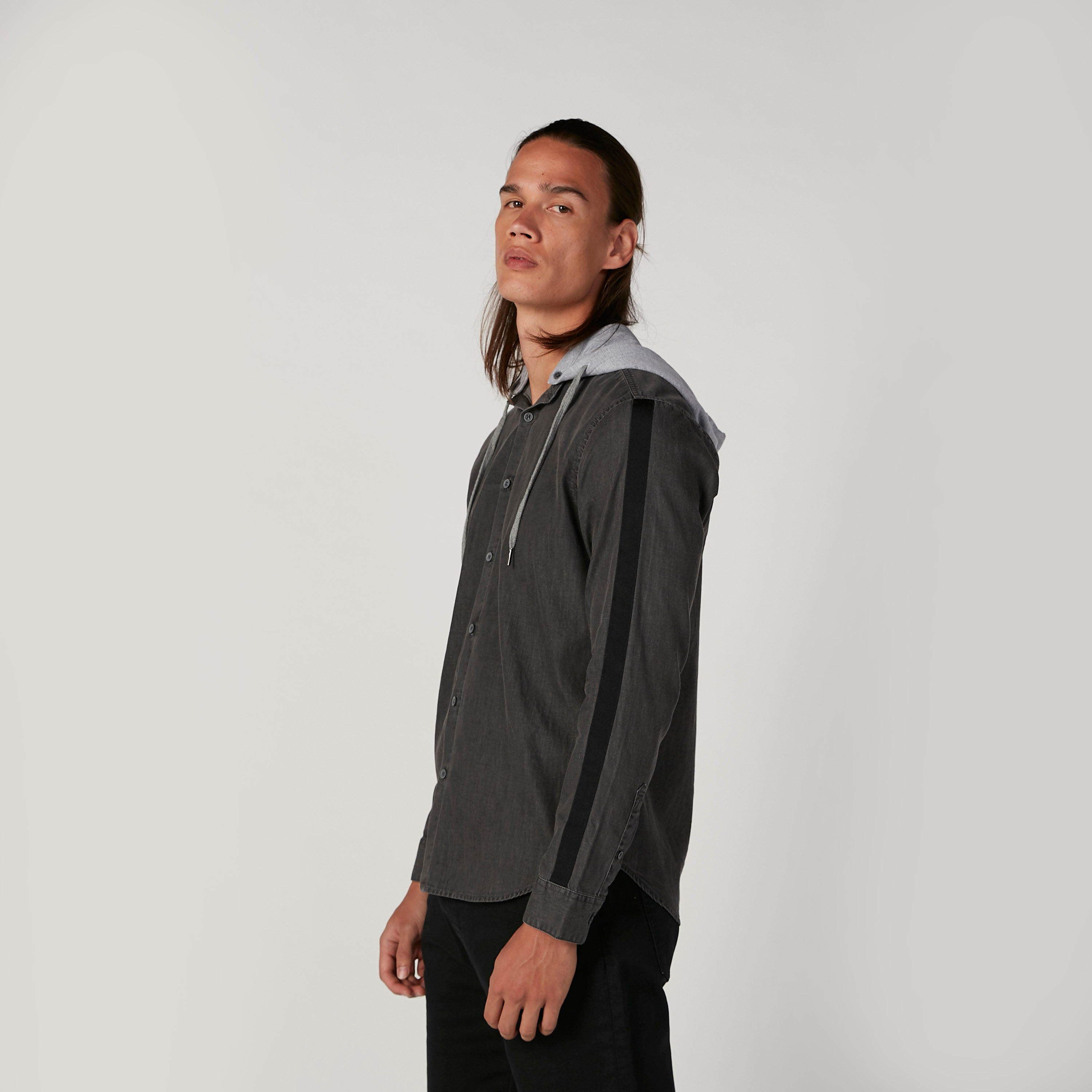 قميص سادة بقبّعة وأكمام طويلة-men-clothing-shirts-image-4