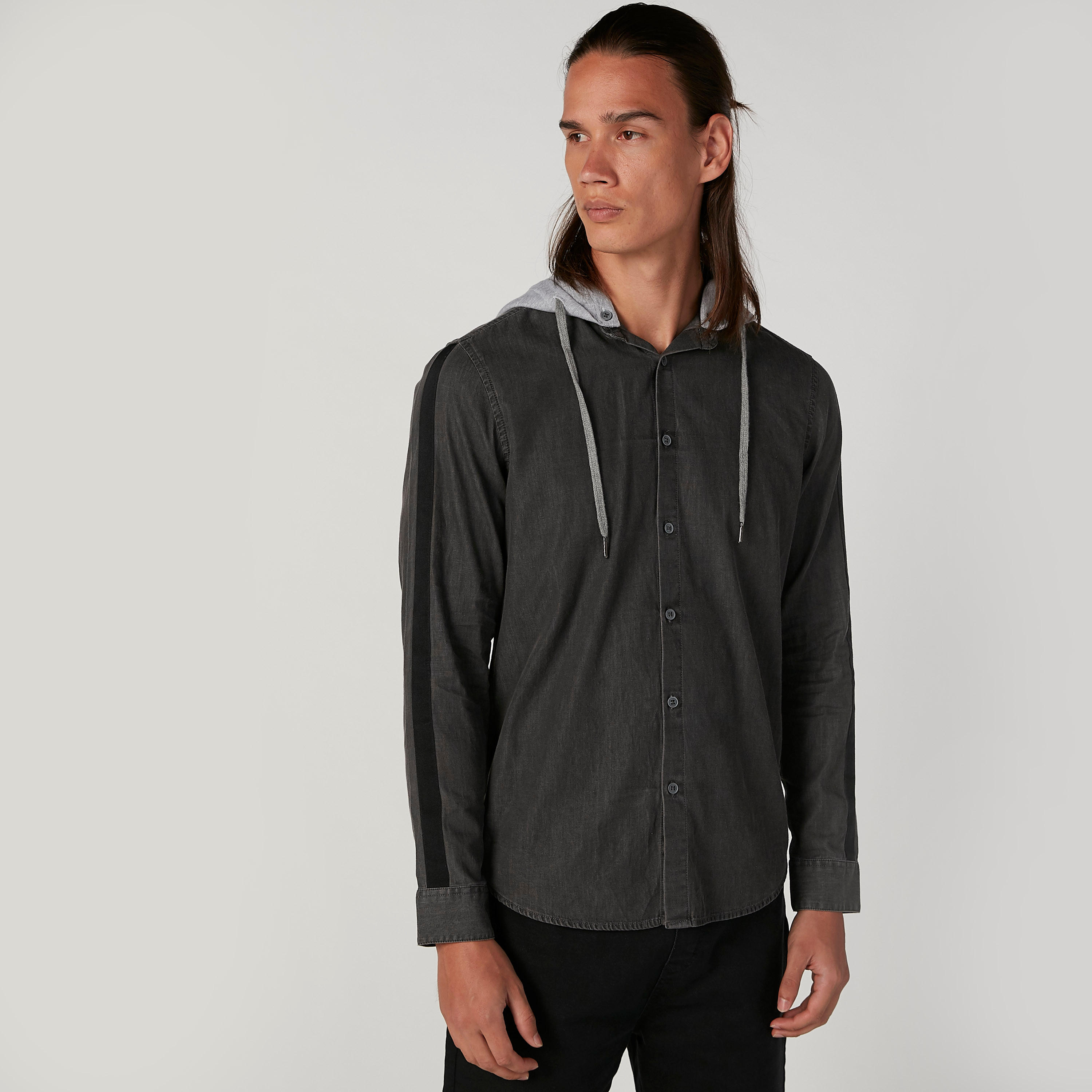 قميص سادة بقبّعة وأكمام طويلة-men-clothing-shirts-image-1