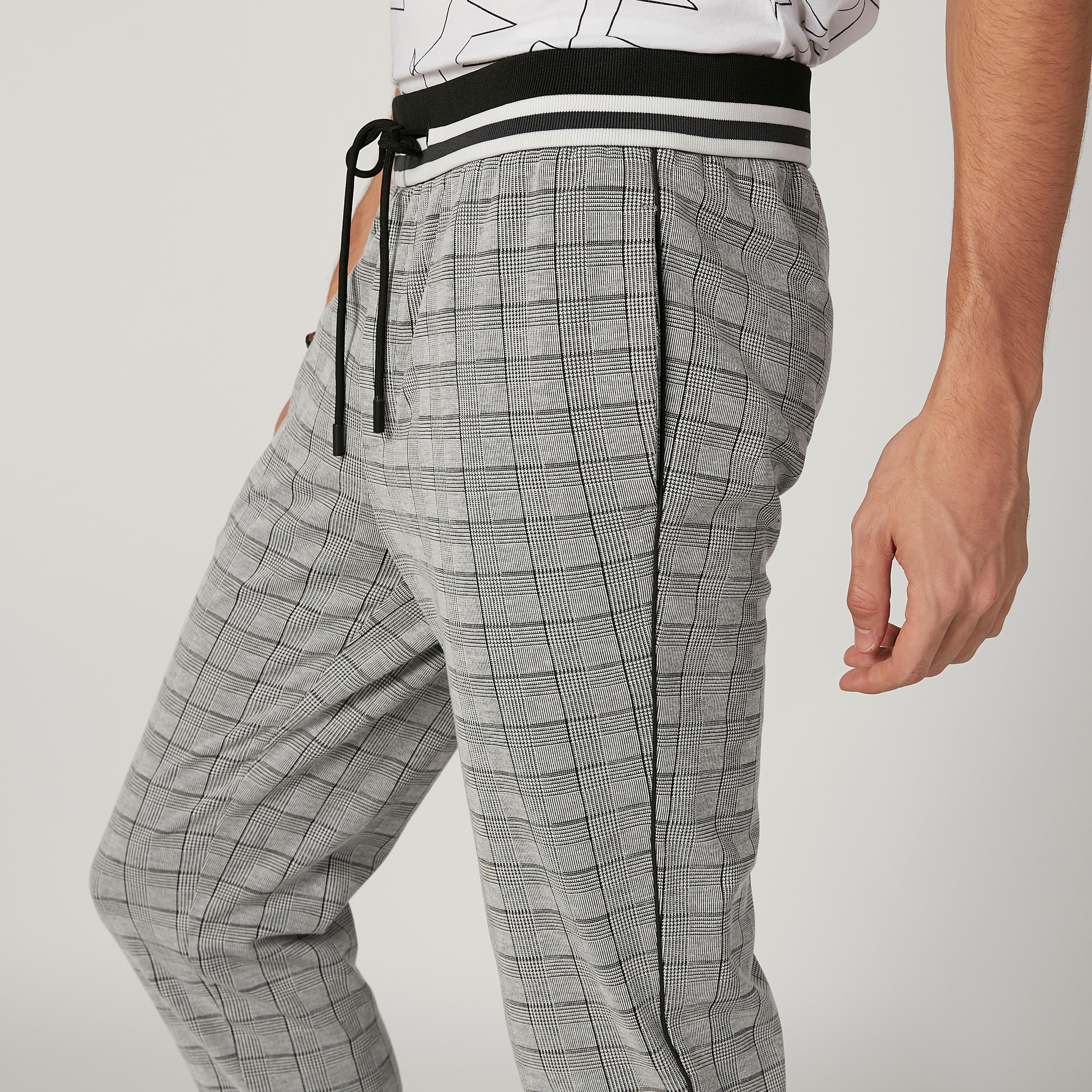 بنطال مستدام قصير كاروهات بخصر مطّاطي -men-clothing-bottoms-trousersandchinos-trousers-image-3