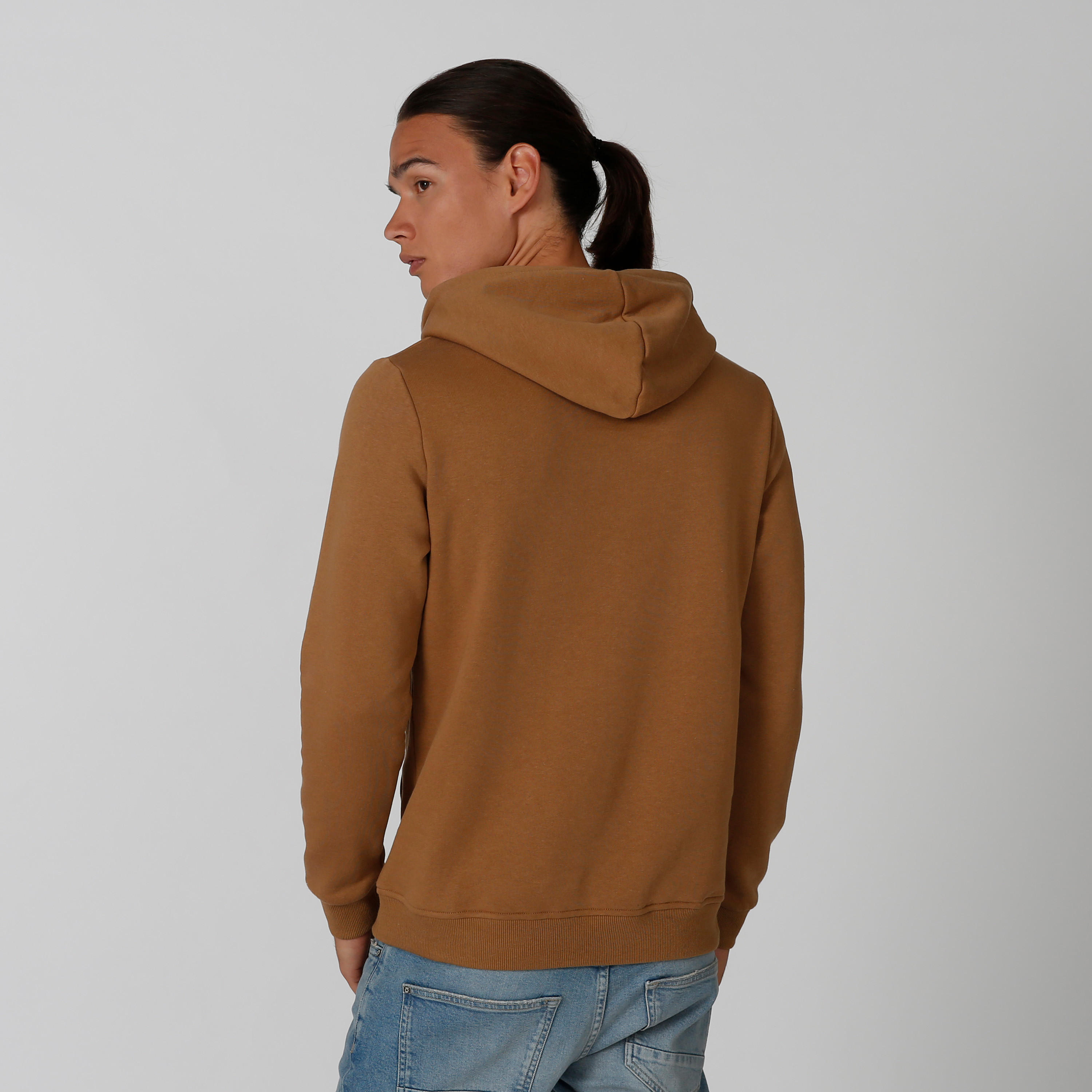 سويت شيرت مستدام بأكمام طويلة وطبعات توبوغرافية -men-winterwear-hoodiesandsweatshirts-image-2
