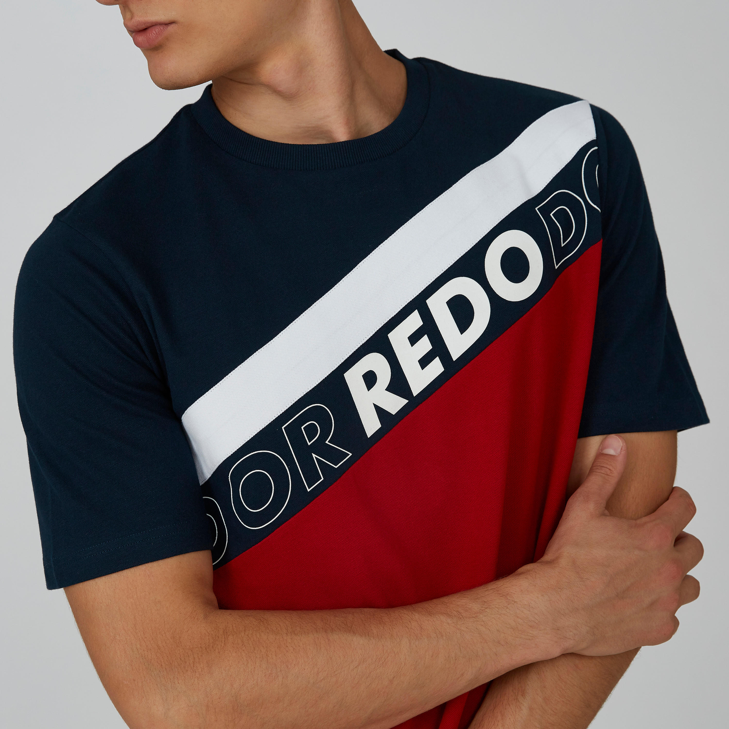 تي شيرت بطبعات وياقة ضيقة وأكمام قصيرة-men-clothing-tshirtsandpolos-tshirts-image-4