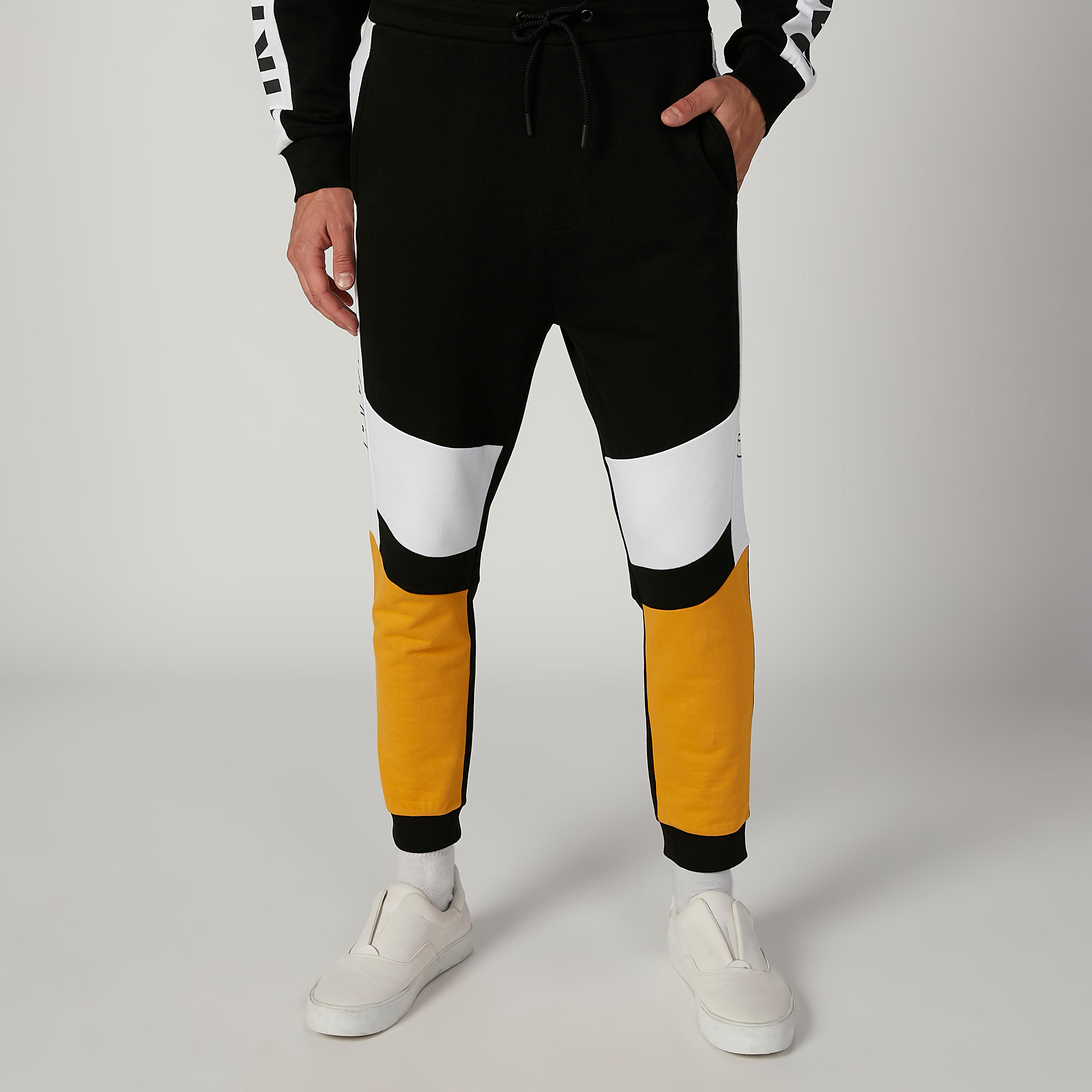 بنطلون رياضي طويل بقوالب ملونة وخصر مطاطي-men-clothing-bottoms-joggers-image-3