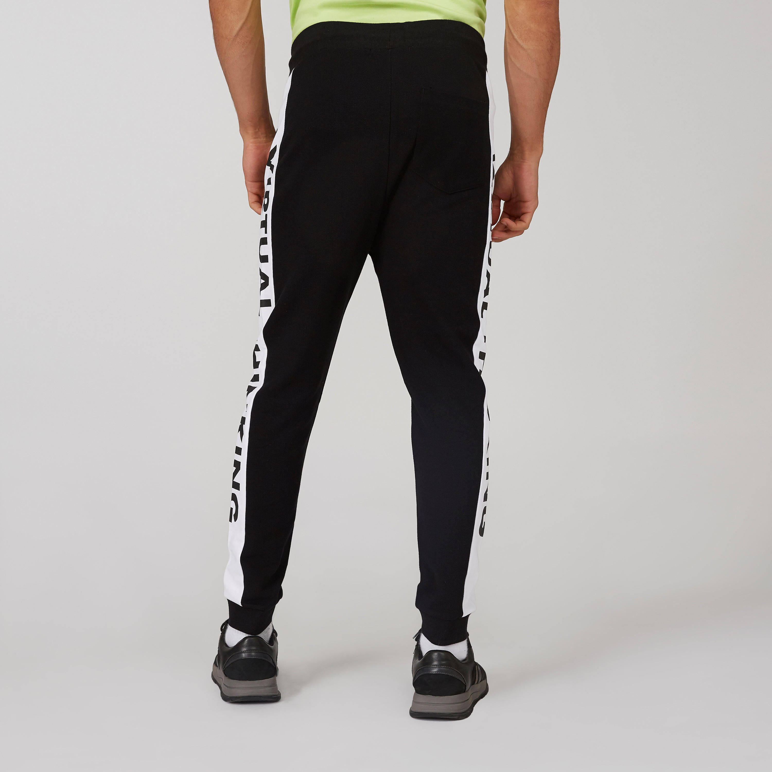 بنطلون رياضي بخصر مطّاطي وشريطة وطبعات-men-clothing-bottoms-joggers-image-3