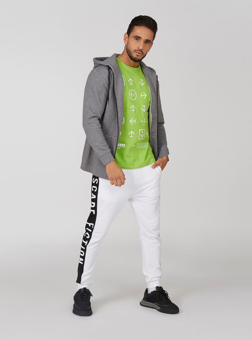 بنطلون رياضي بخصر مطّاطي وشريطة وطبعات-men-clothing-bottoms-joggers-image-3