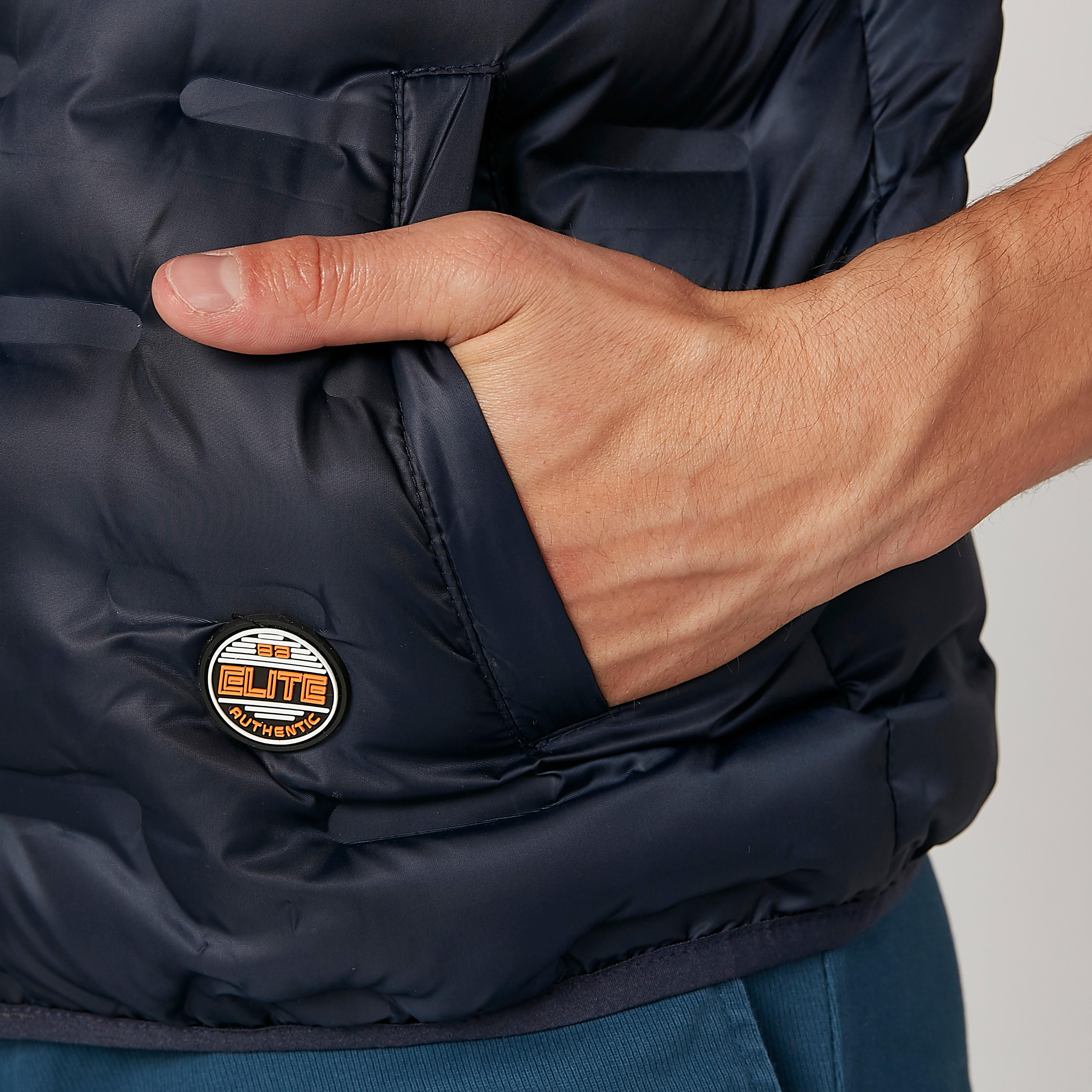جاكيت جيليه بارز الملمس بجيوب كنغر وسحّاب إغلاق-men-clothing-jacketsandblazers-jackets-image-3