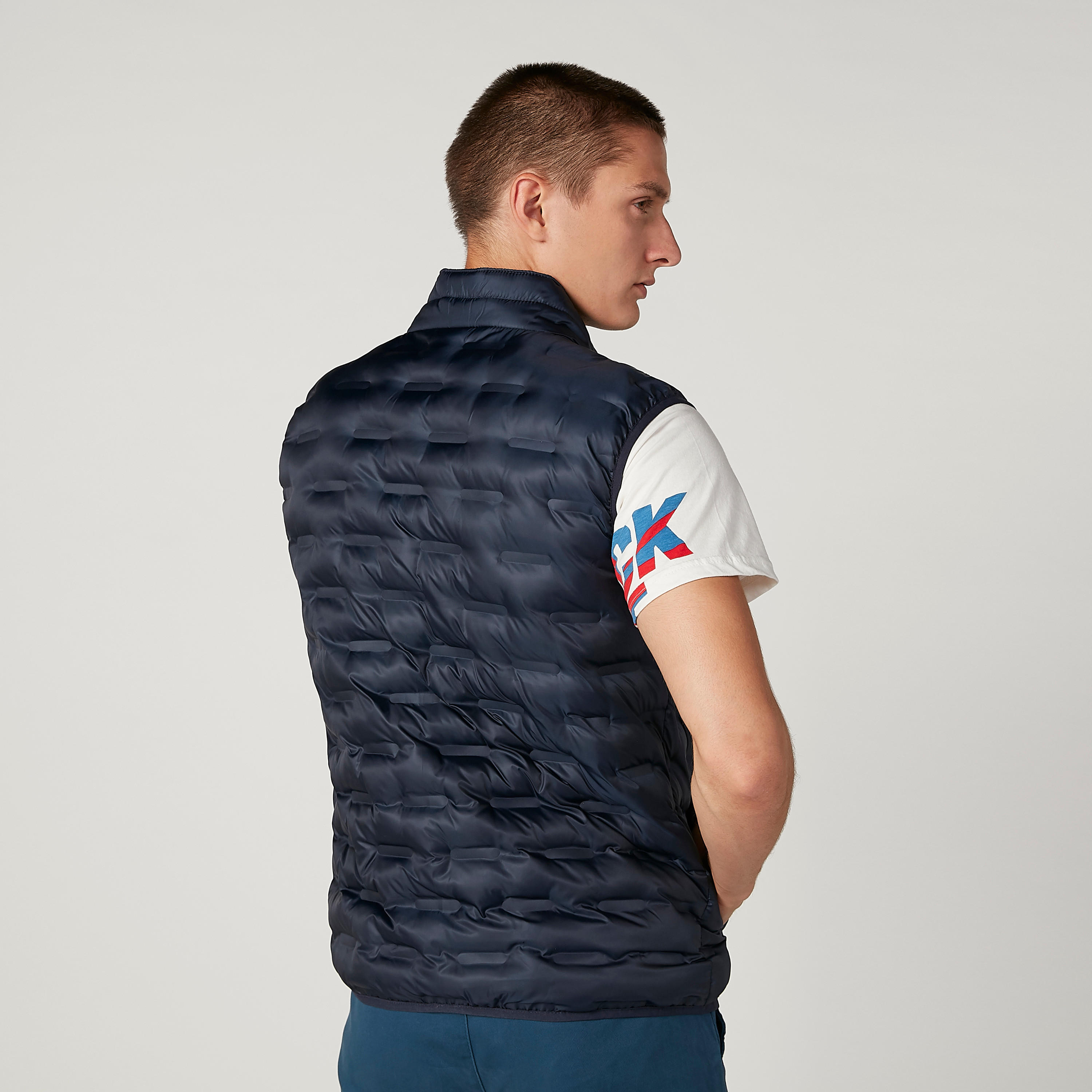 جاكيت جيليه بارز الملمس بجيوب كنغر وسحّاب إغلاق-men-clothing-jacketsandblazers-jackets-image-4