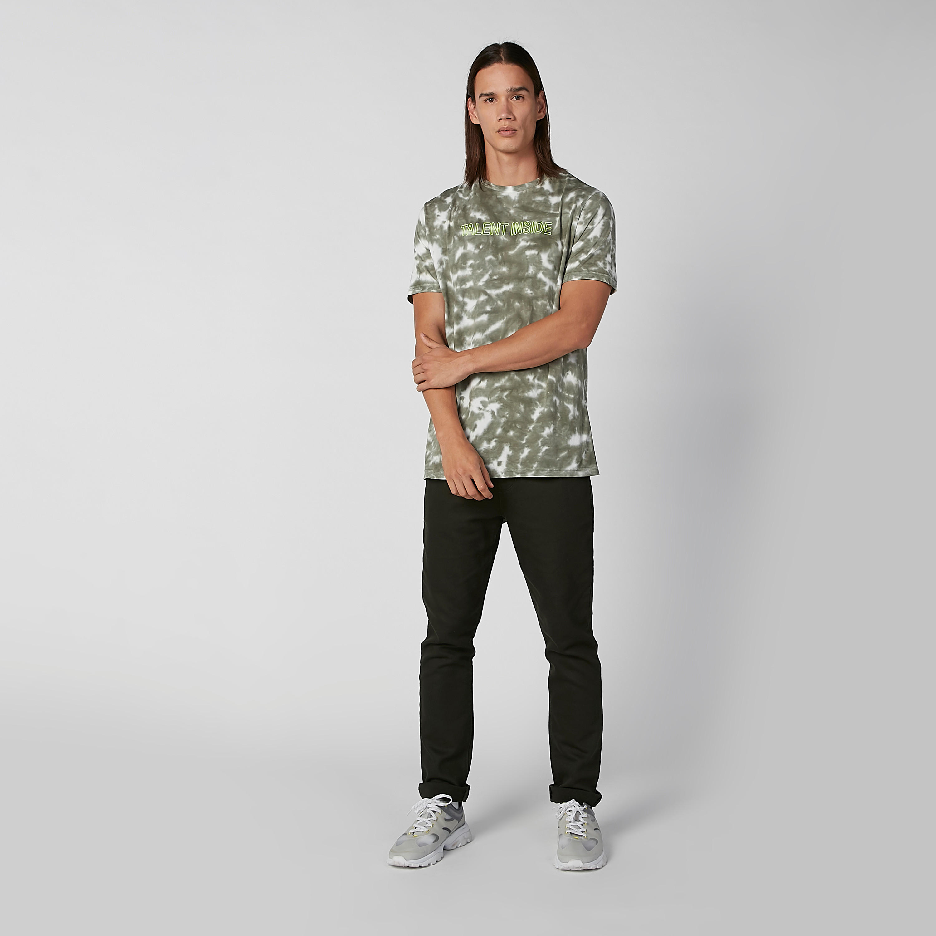 تيشيرت بياقة مستديرة وأكمام قصيرة وطبعات-men-clothing-tshirtsandpolos-tshirts-image-2