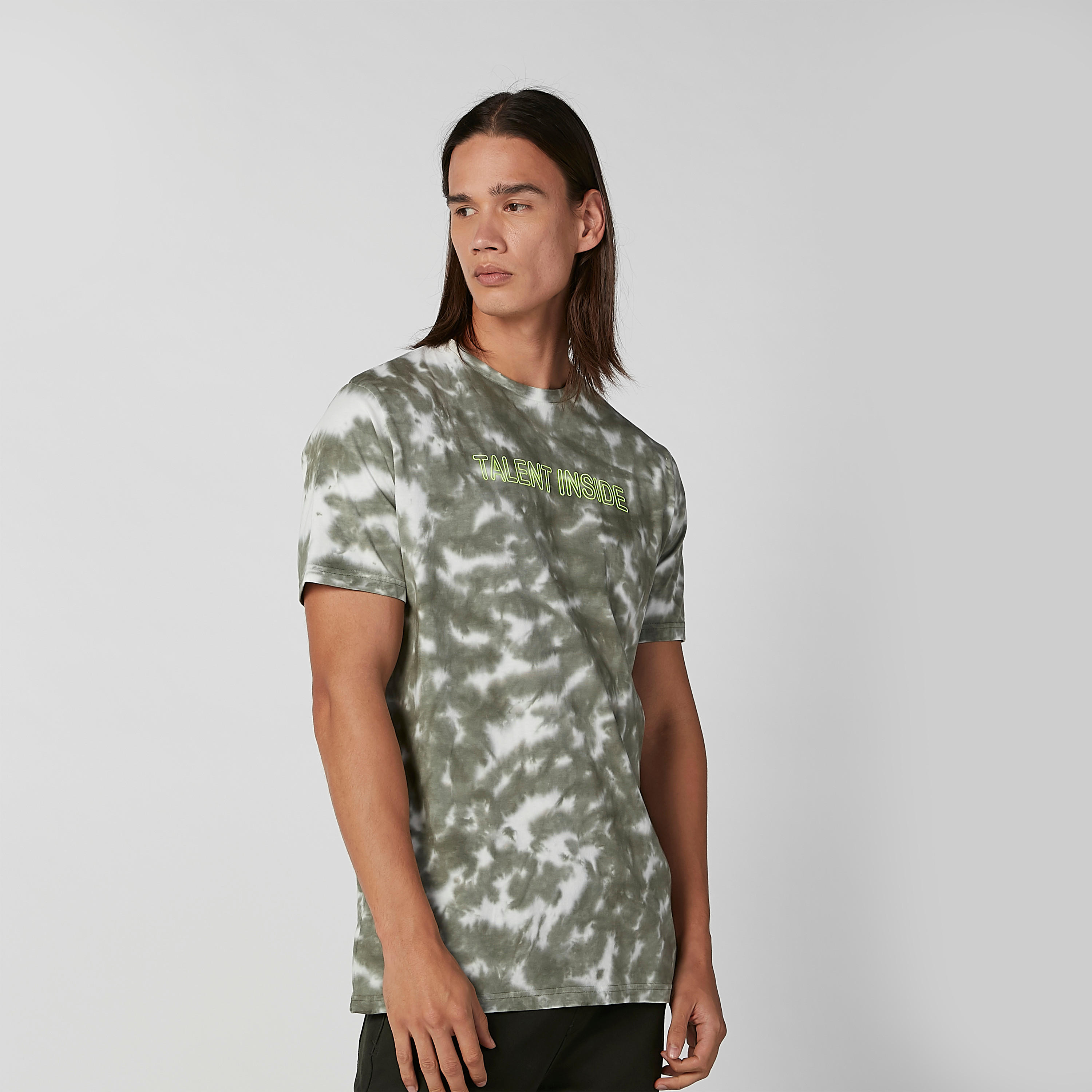 تيشيرت بياقة مستديرة وأكمام قصيرة وطبعات-men-clothing-tshirtsandpolos-tshirts-image-3