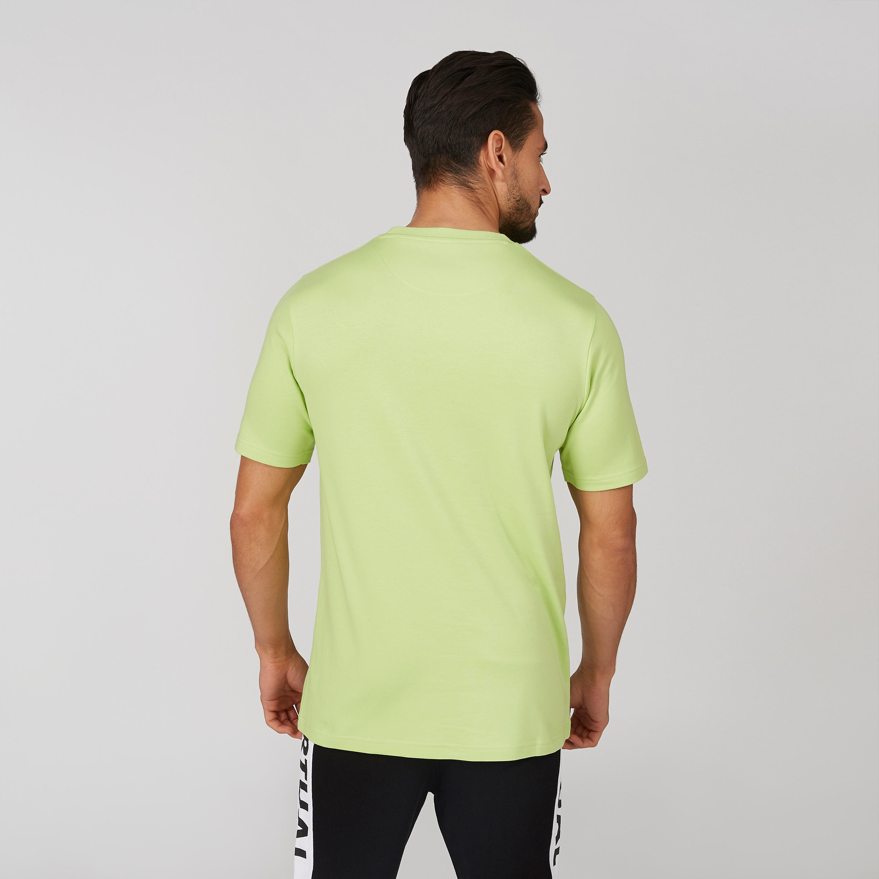 تيشيرت بياقة مستديرة وأكمام قصيرة وطبعات-men-clothing-tshirtsandpolos-tshirts-image-2