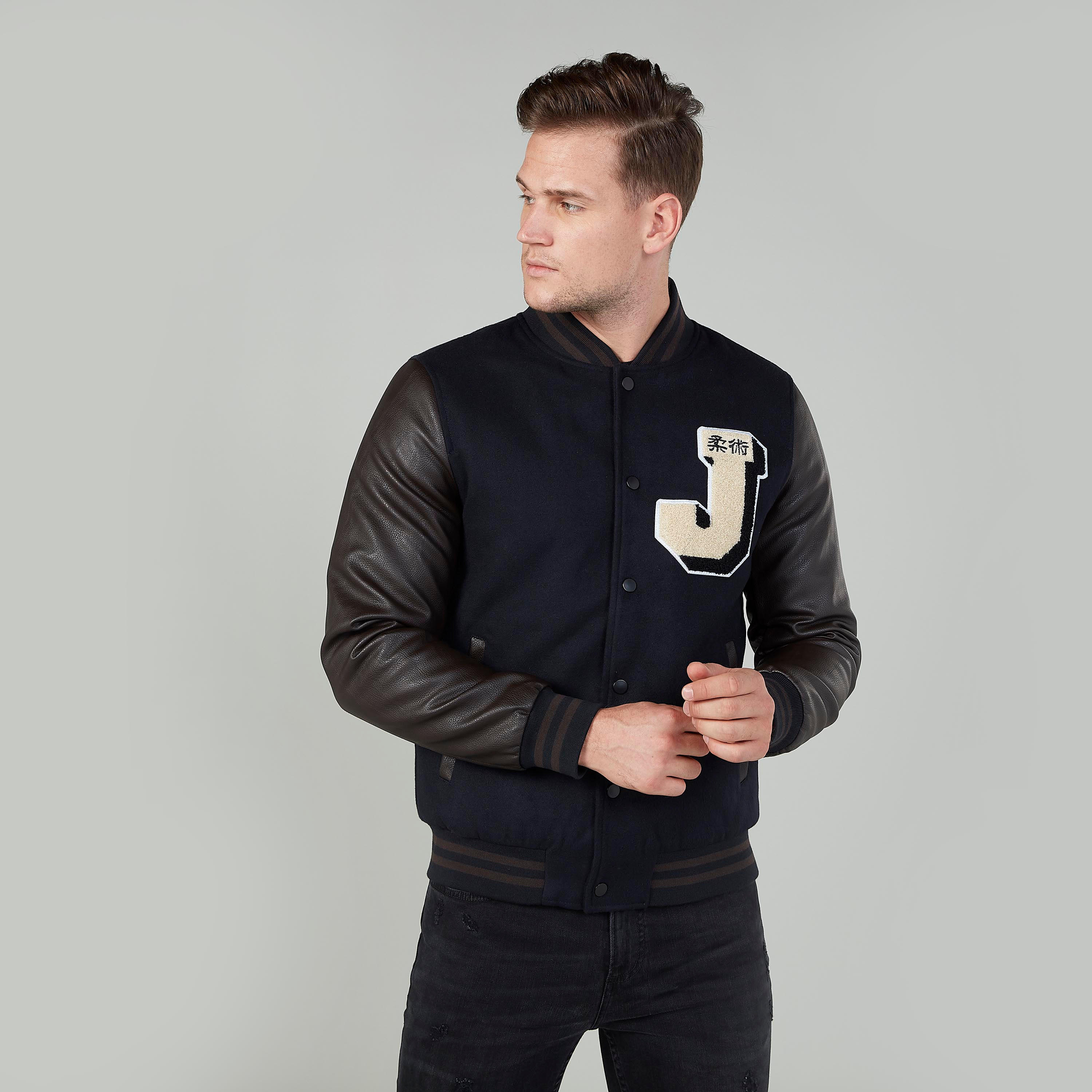 جاكيت فارستي بارز الملمس بأكمام طويلة وجيوب-men-clothing-jacketsandblazers-jackets-image-1