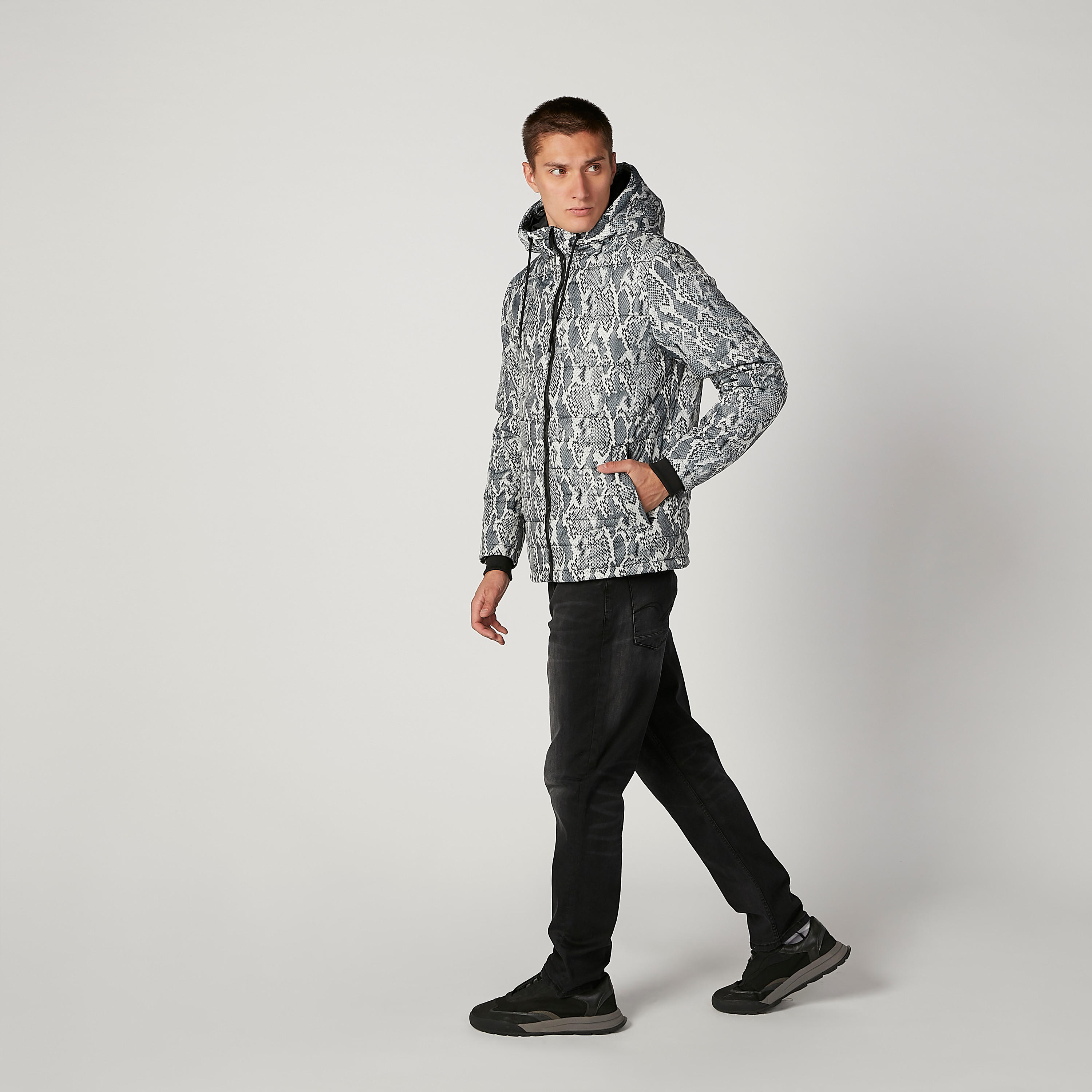جاكيت باركا بقبّعة وأكمام طويلة وطبعات-men-clothing-jacketsandblazers-jackets-image-3