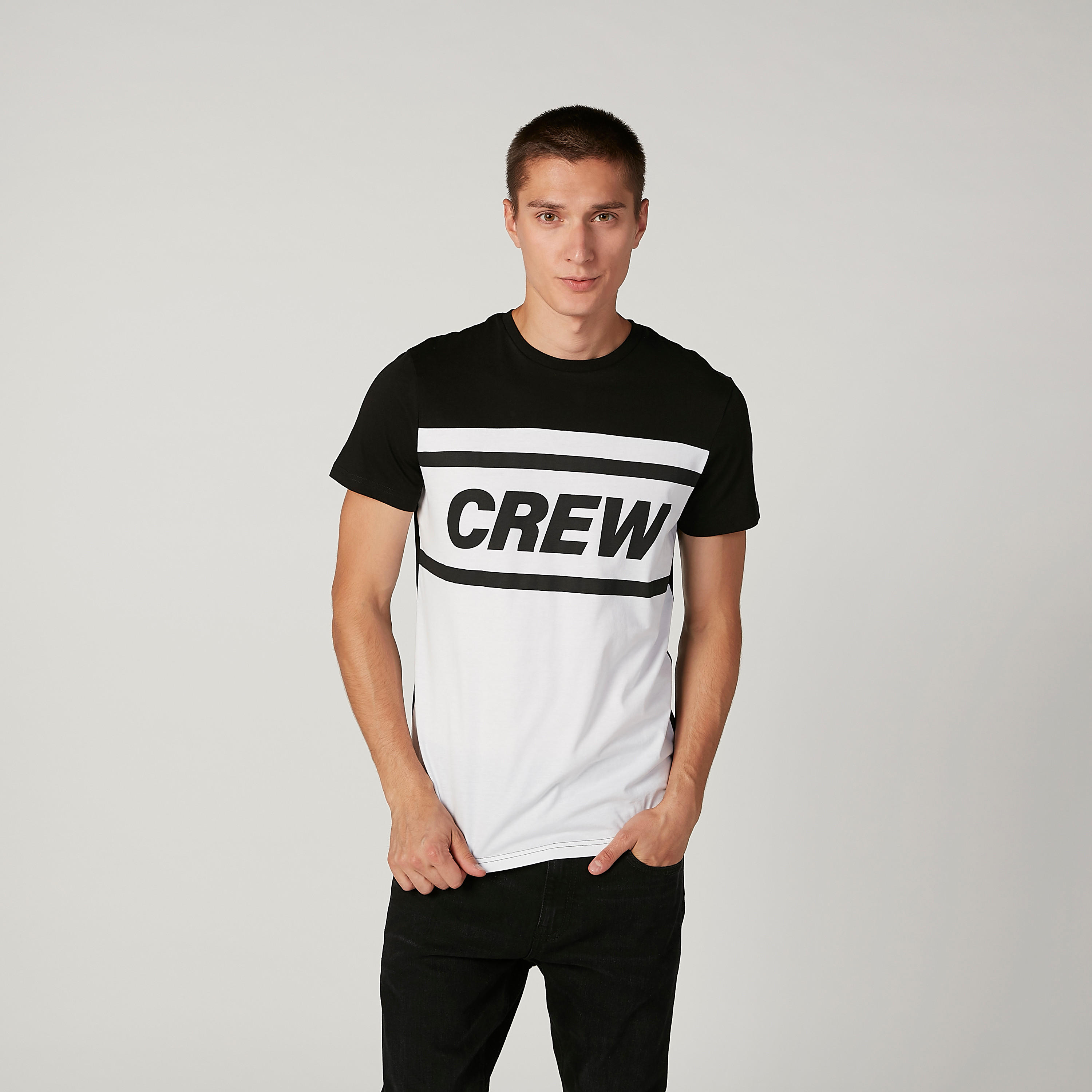 تيشيرت بياقة مستديرة وأكمام قصيرة وطبعات-men-clothing-tshirtsandpolos-tshirts-image-4