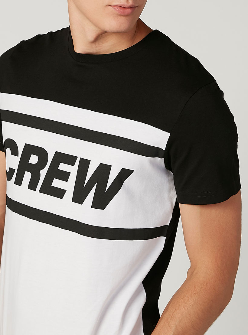 تيشيرت بياقة مستديرة وأكمام قصيرة وطبعات-men-clothing-tshirtsandpolos-tshirts-image-2