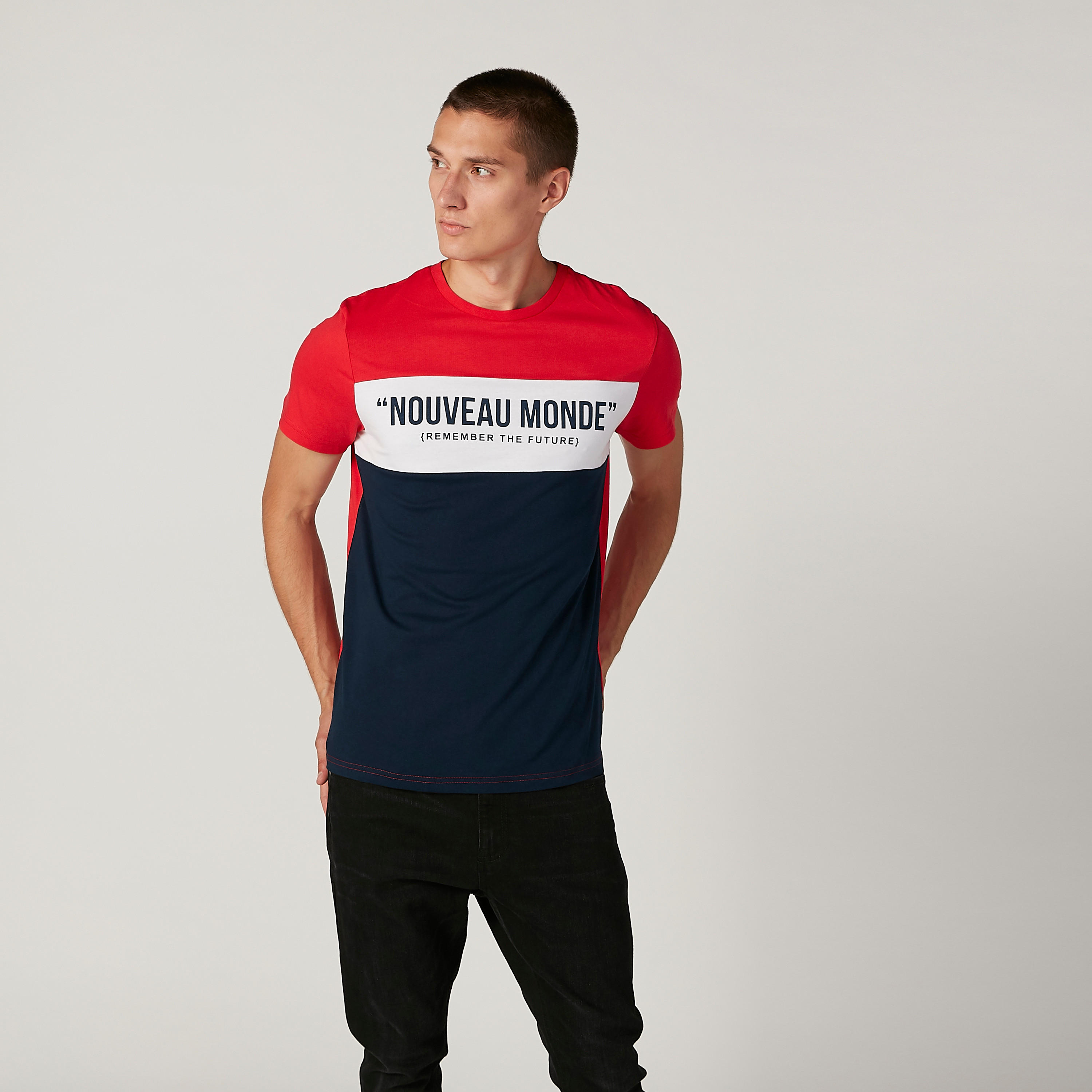 تيشيرت بياقة مستديرة وأكمام قصيرة وطبعات-men-clothing-tshirtsandpolos-tshirts-image-1