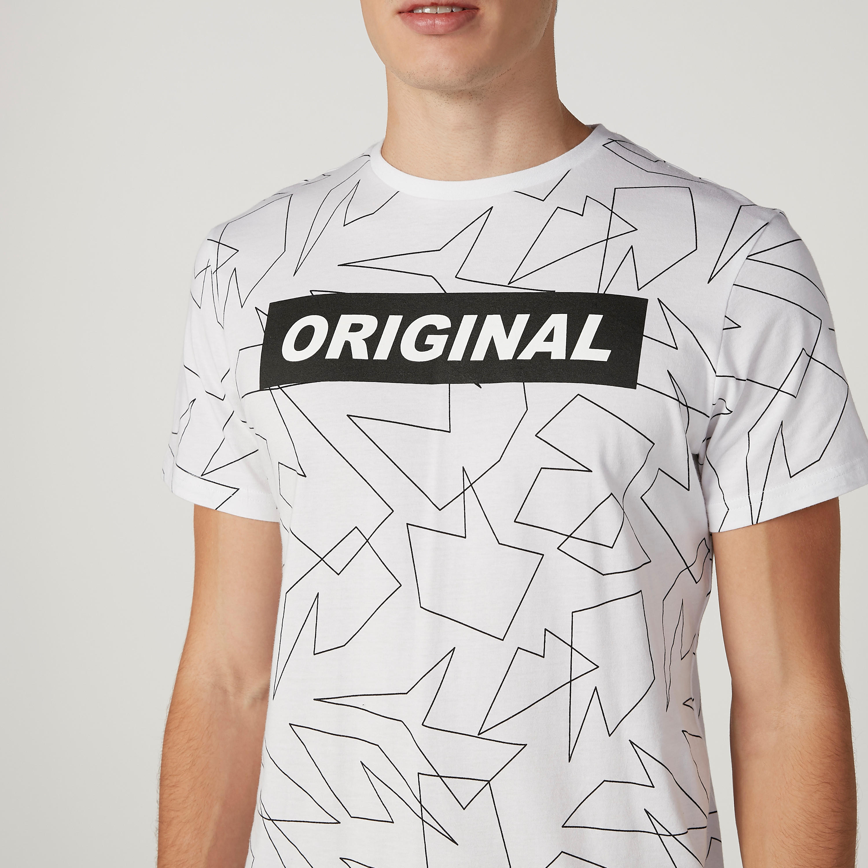 تيشيرت بياقة مستديرة وأكمام قصيرة وطبعات-men-clothing-tshirtsandpolos-tshirts-image-3
