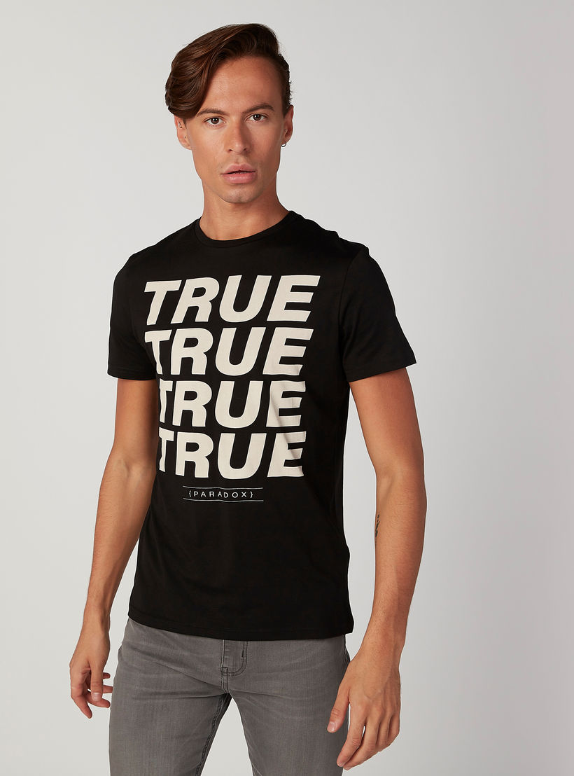 تيشيرت بياقة مستديرة وأكمام قصيرة وطبعات-men-clothing-tshirtsandpolos-tshirts-image-4