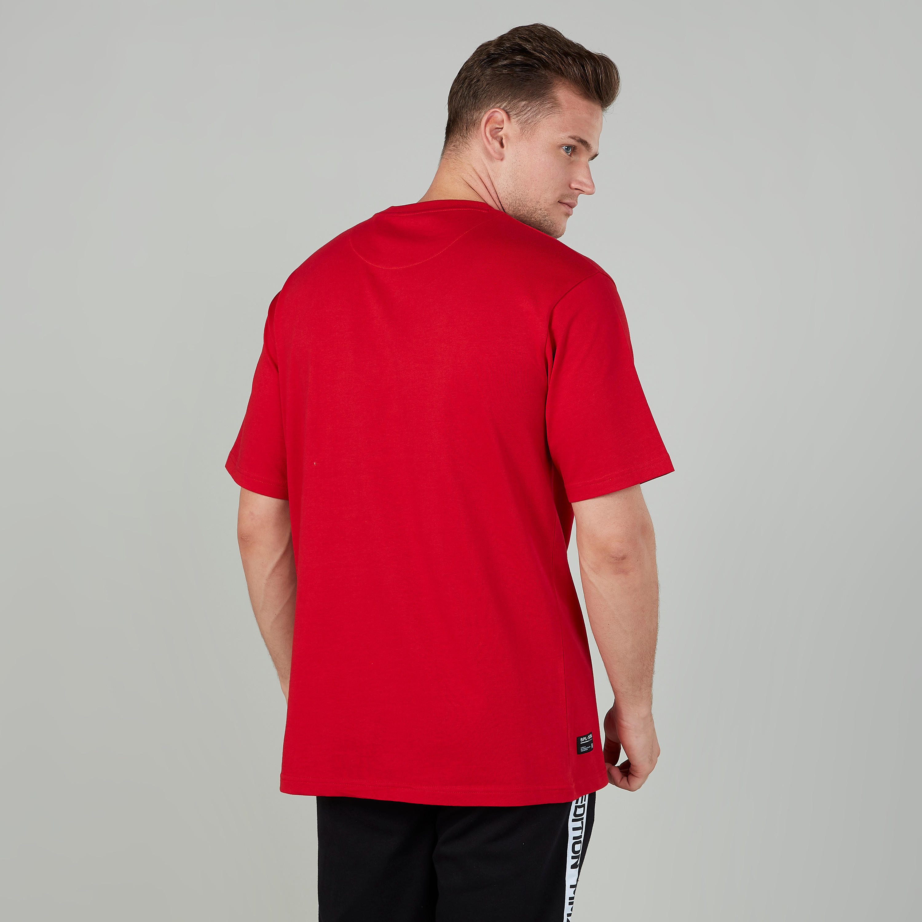 تيشيرت سليم بياقة ضيّقة وأكمام قصيرة وطبعات-men-clothing-tshirtsandpolos-tshirts-image-4