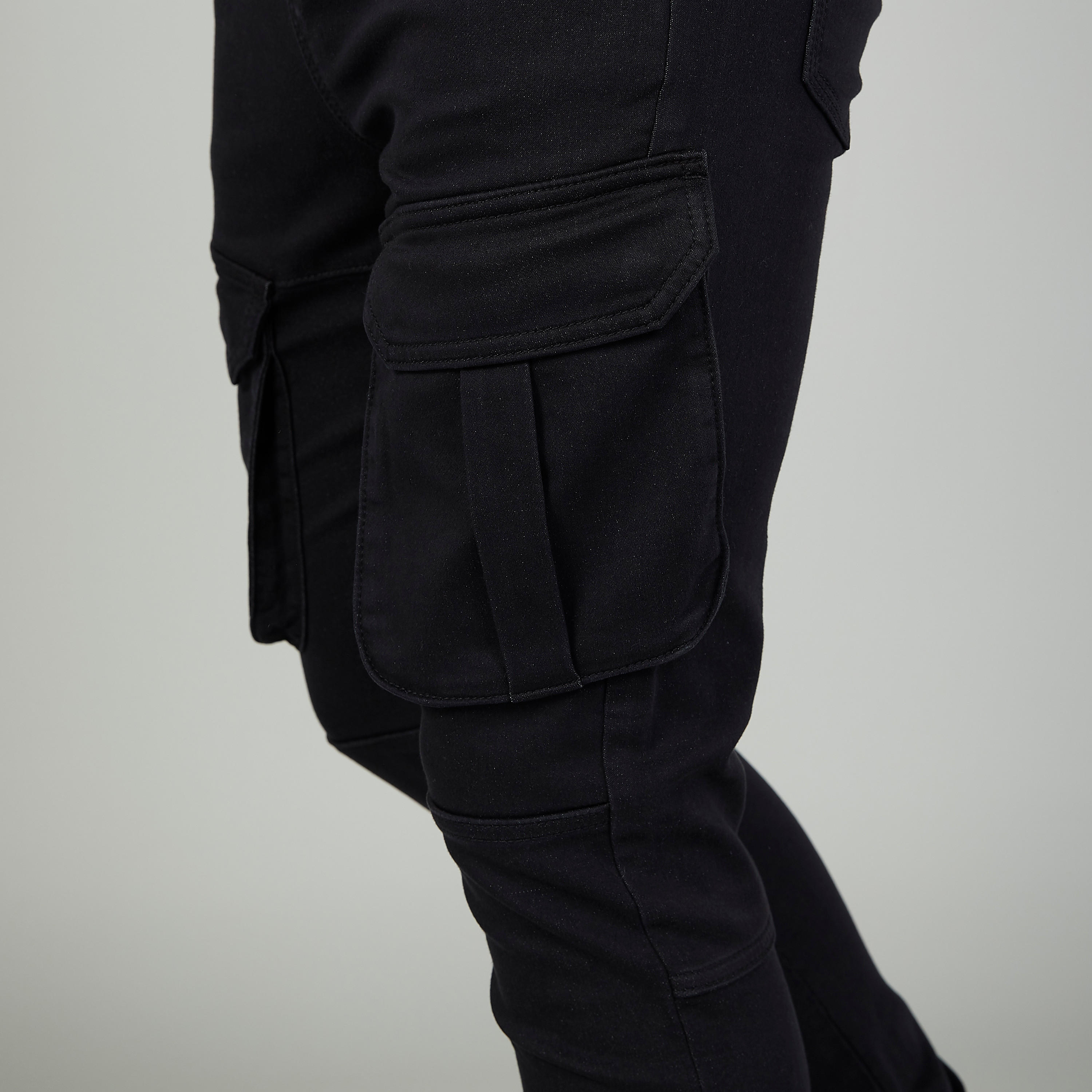 Full Length Solid Mid-Rise Cargo Pants with Pocket Detail-men-clothing-bottoms-trousersandchinos-trousers-image-3