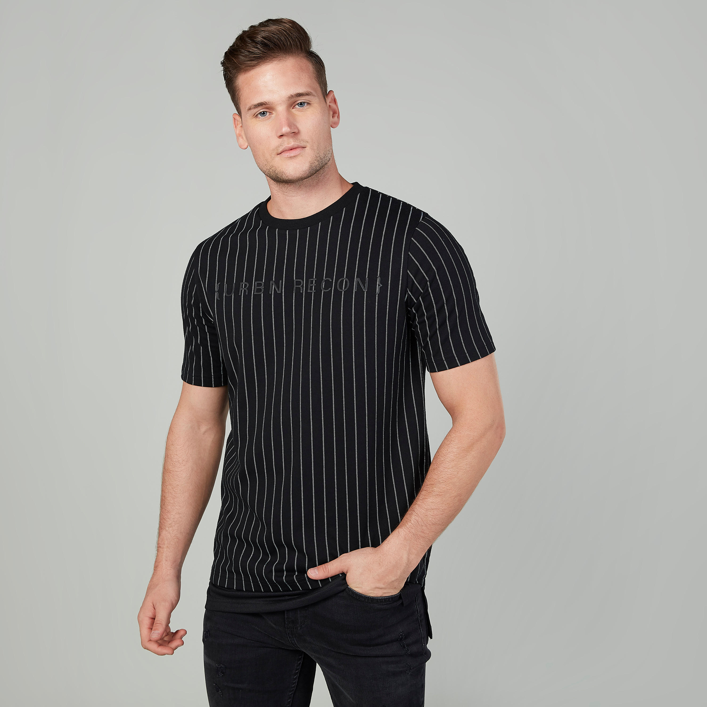 تيشيرت سليم مخطط بياقة ضيّقة وأكمام قصيرة-men-clothing-tshirtsandpolos-tshirts-image-6