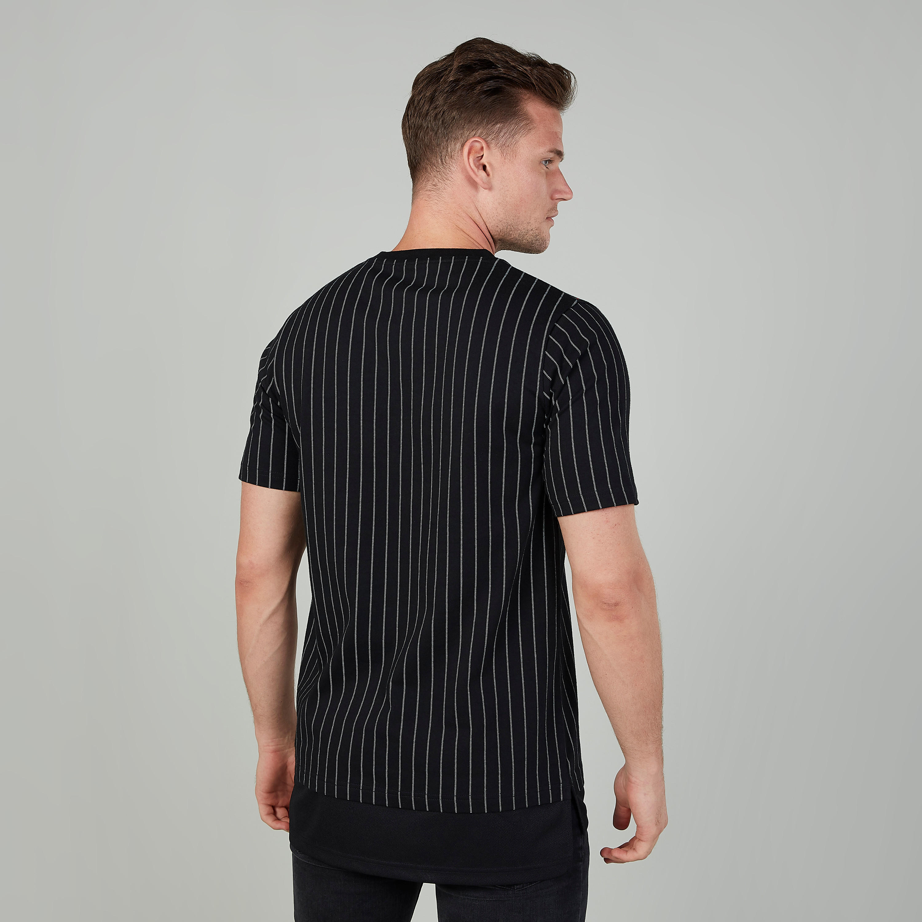 تيشيرت سليم مخطط بياقة ضيّقة وأكمام قصيرة-men-clothing-tshirtsandpolos-tshirts-image-3