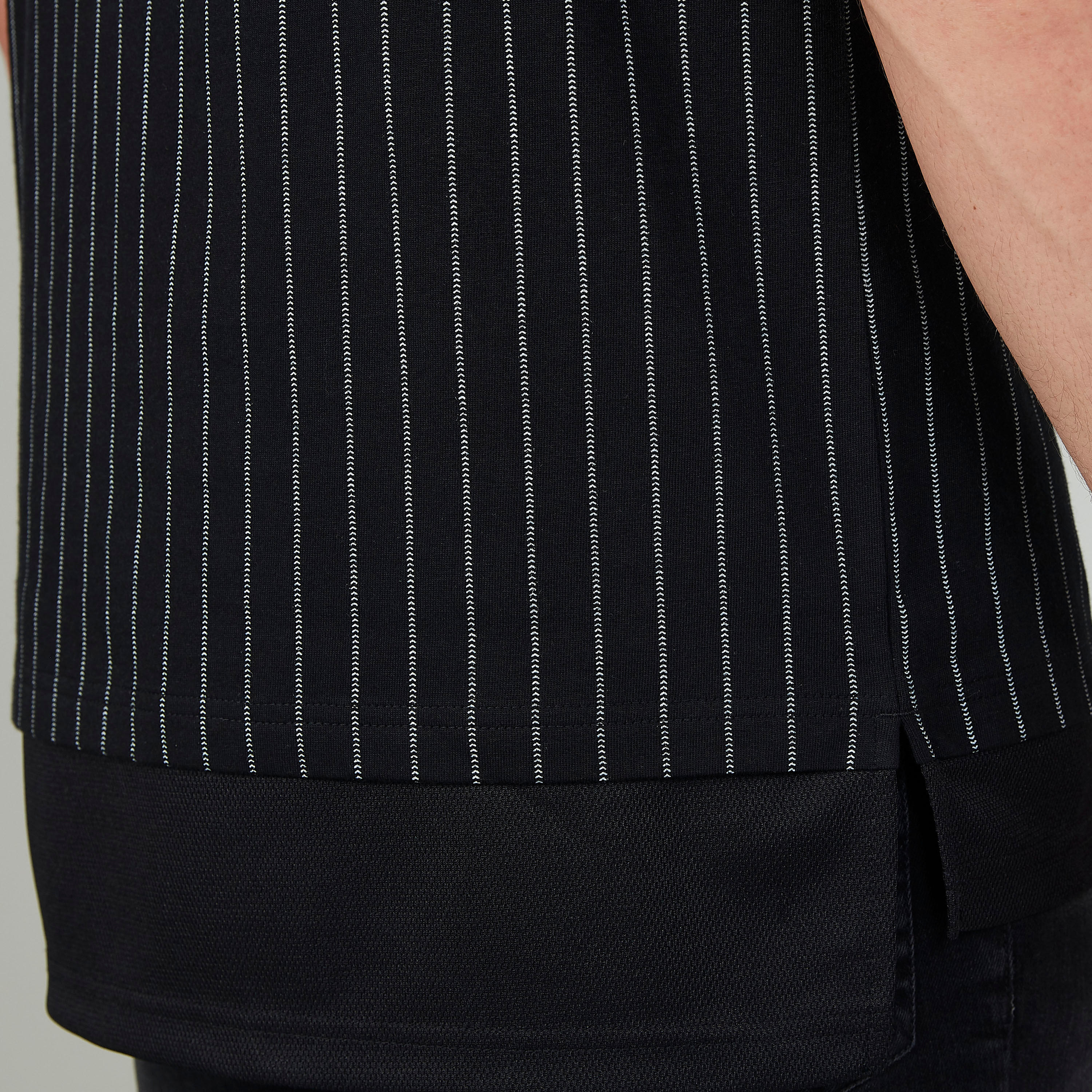 تيشيرت سليم مخطط بياقة ضيّقة وأكمام قصيرة-men-clothing-tshirtsandpolos-tshirts-image-2