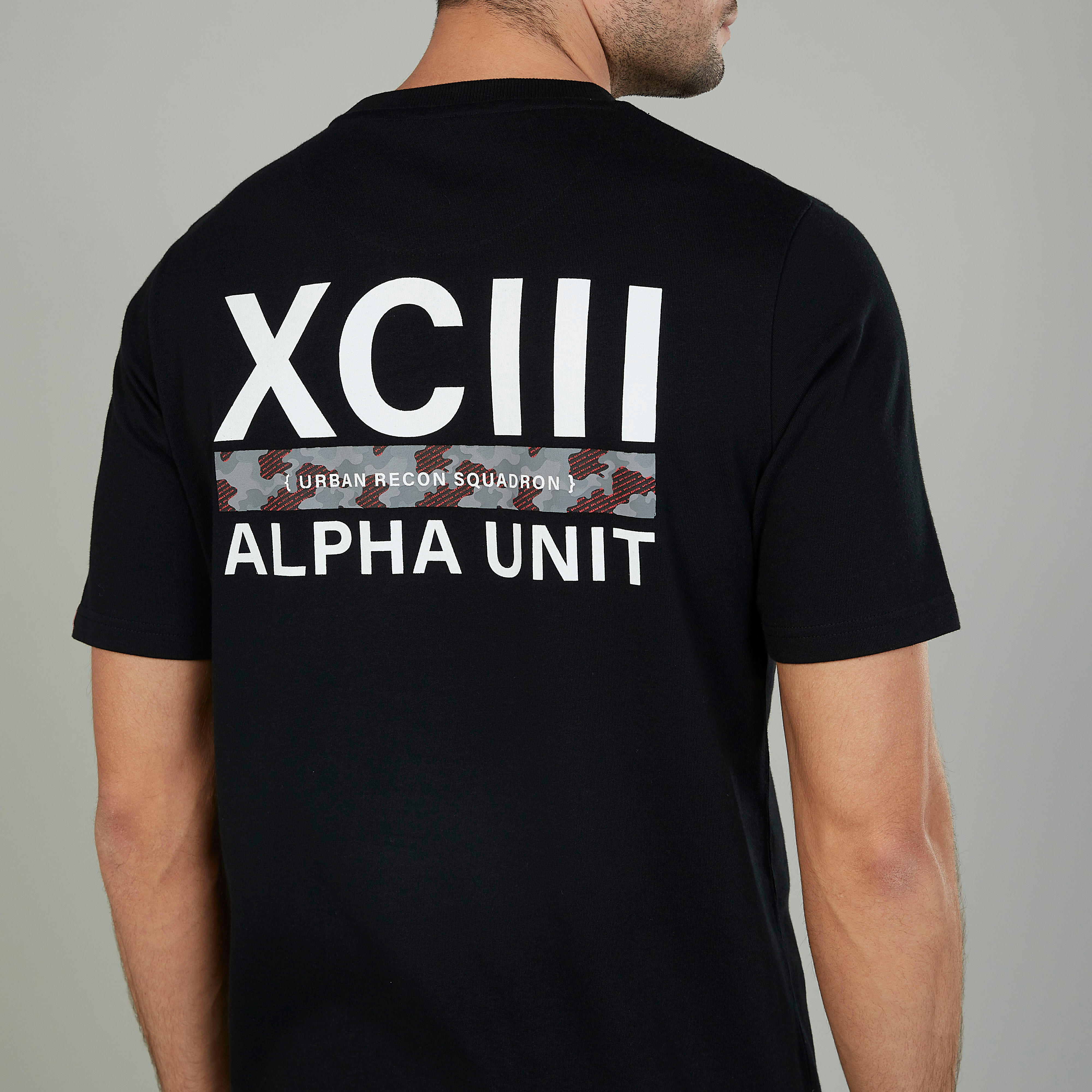 تيشيرت سليم بياقة ضيّقة وأكمام قصيرة وطبعات-men-clothing-tshirtsandpolos-tshirts-image-5