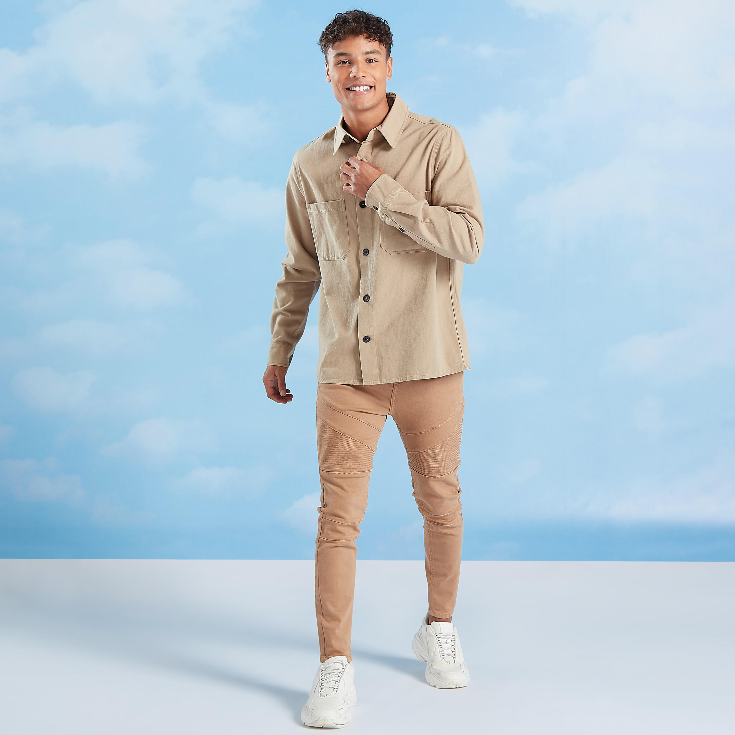 بنطلون جينز طويل بقصّة سكيني وخصر متوسط الارتفاع وجيوب-men-clothing-bottoms-jeans-image-14
