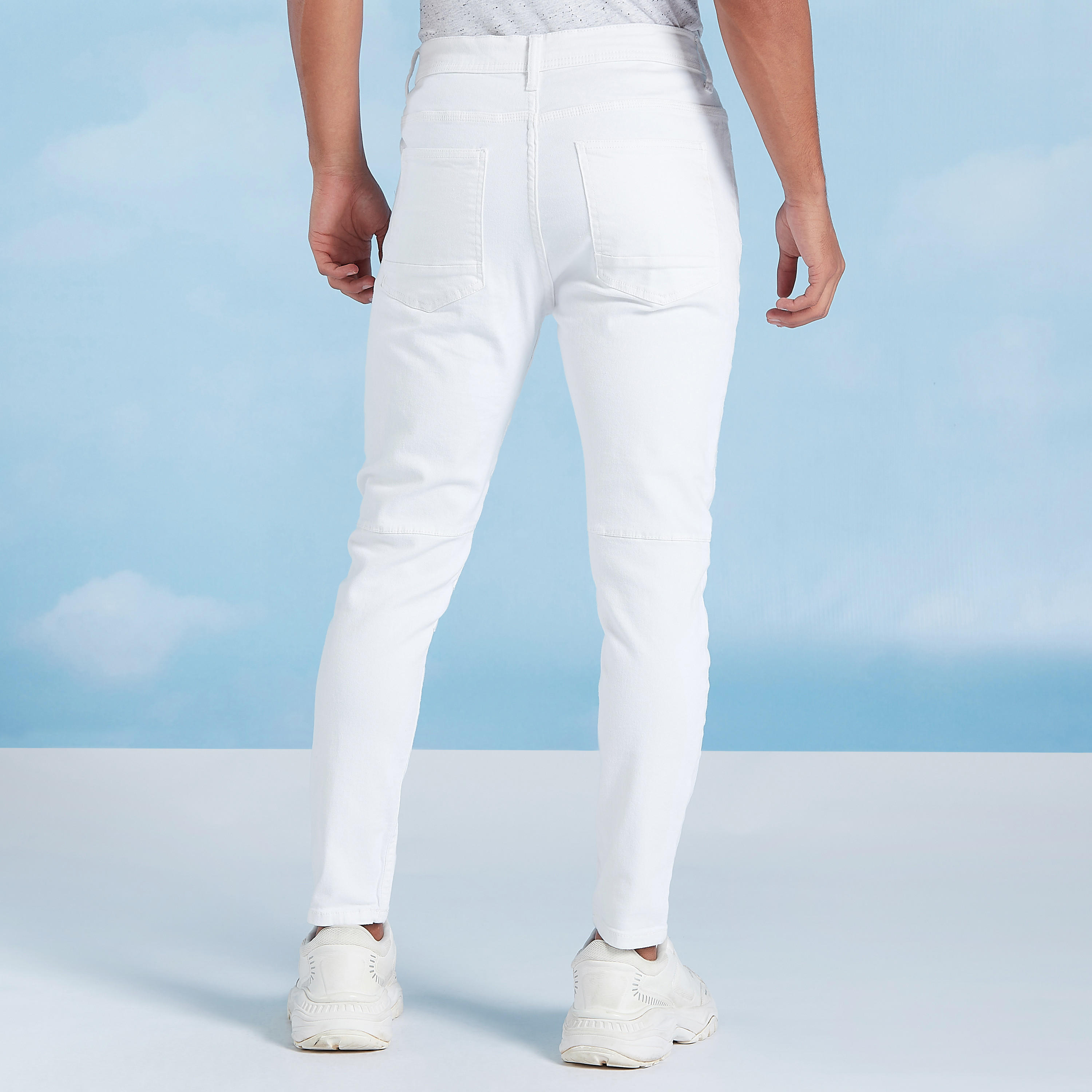 بنطلون جينز طويل بقصّة سكيني وخصر متوسط الارتفاع وجيوب-men-clothing-bottoms-jeans-image-12