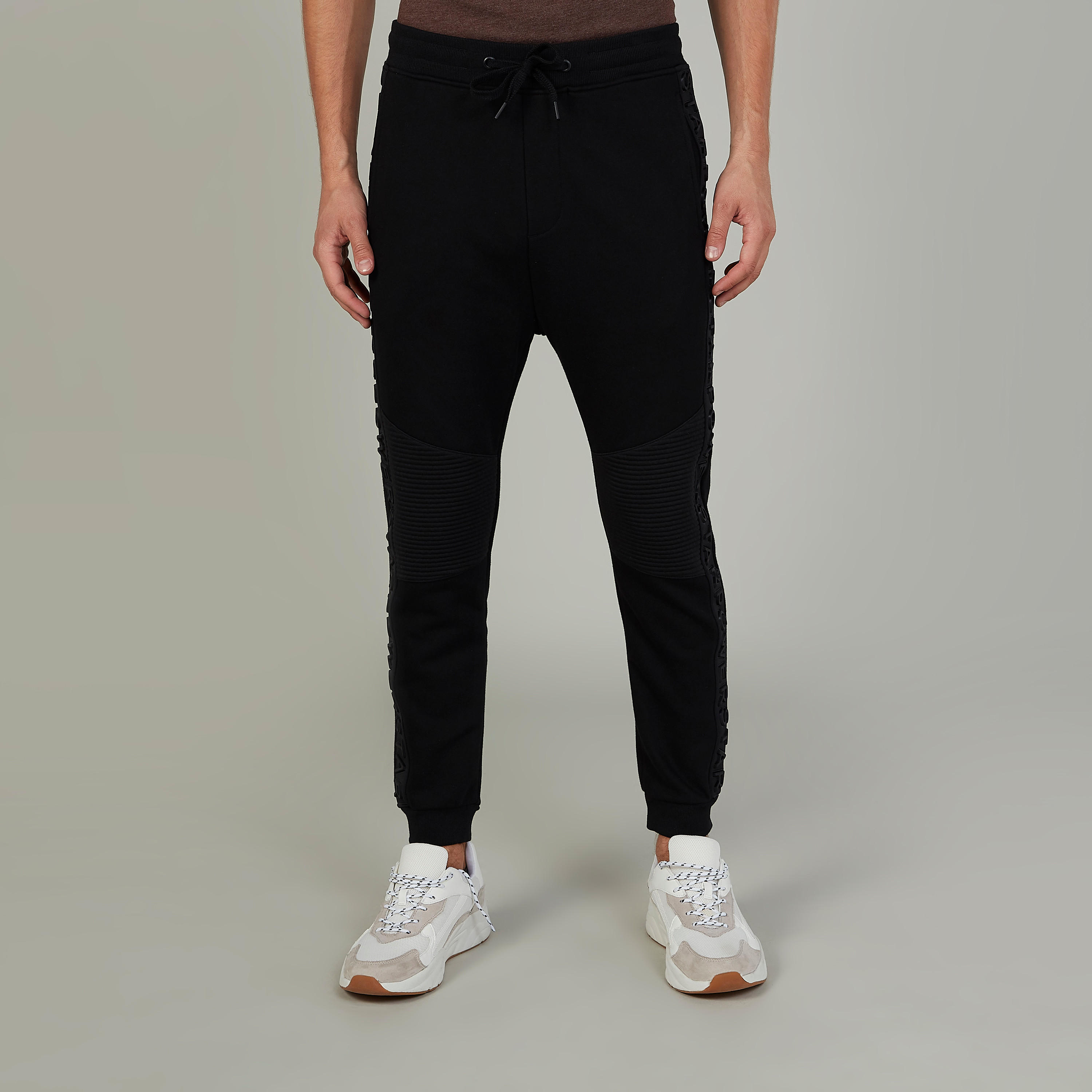 بنطلون رياضي طويل بخصر مطّاطي وطبعات-men-clothing-bottoms-joggers-image-1