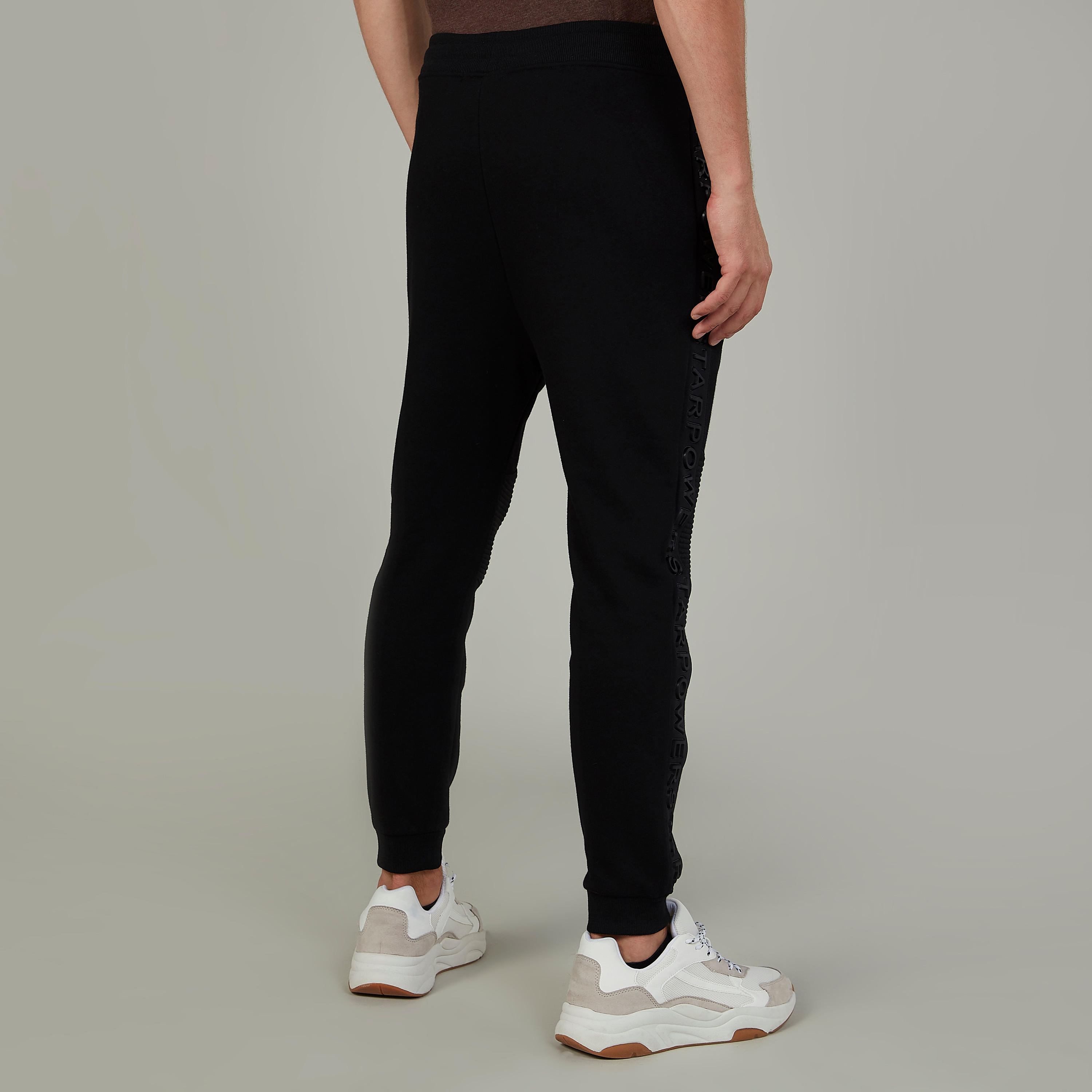 بنطلون رياضي طويل بخصر مطّاطي وطبعات-men-clothing-bottoms-joggers-image-4