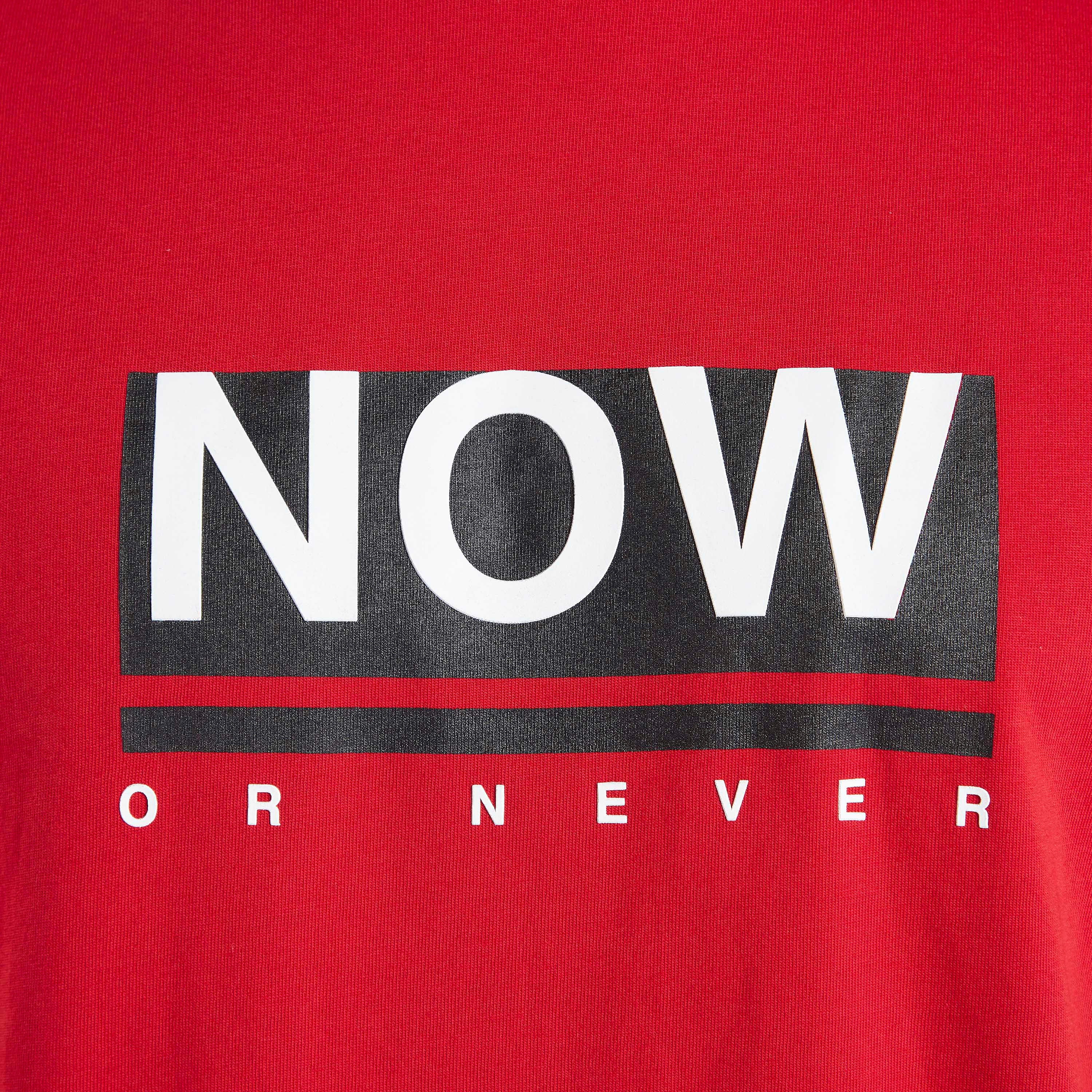 تيشيرت بياقة ضيّقة وأكمام قصيرة وطبعات-men-clothing-tshirtsandpolos-tshirts-image-2