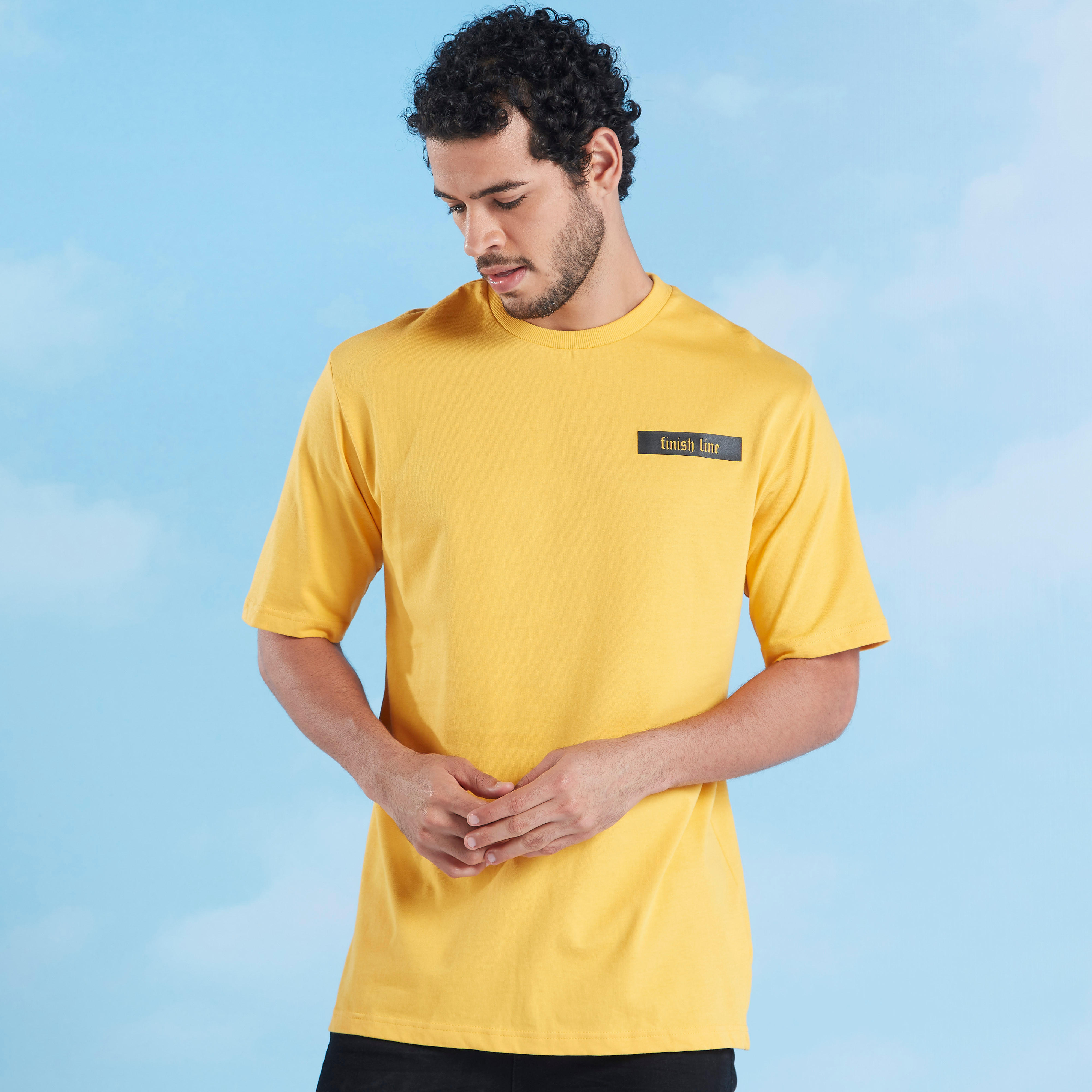 تيشيرت بياقة ضيّقة وأكمام قصيرة وطبعات-men-clothing-tshirtsandpolos-tshirts-image-1