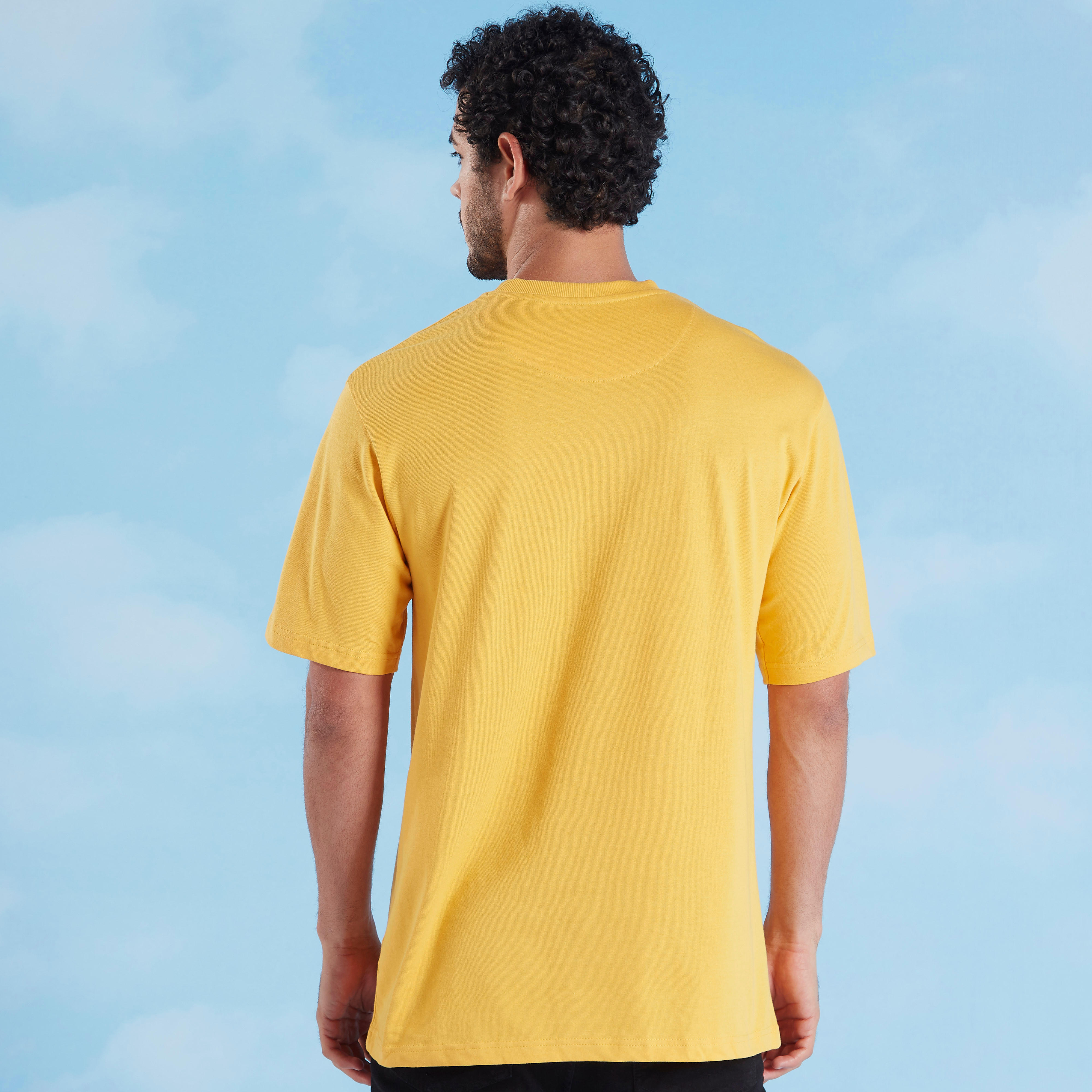 تيشيرت بياقة ضيّقة وأكمام قصيرة وطبعات-men-clothing-tshirtsandpolos-tshirts-image-4