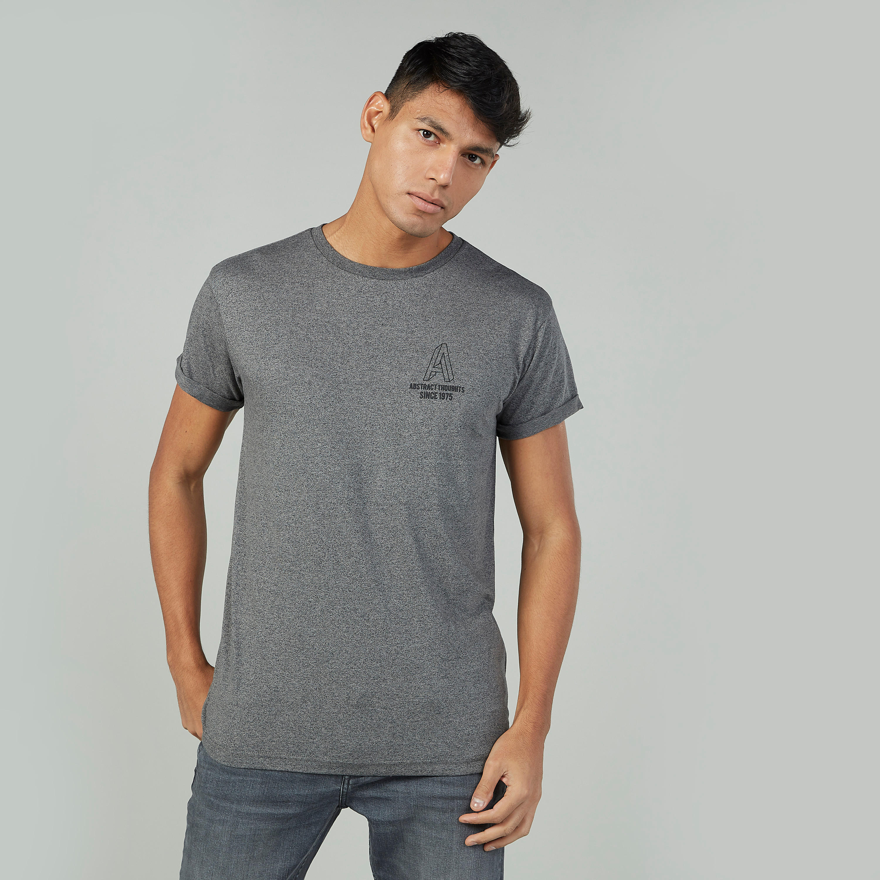 تيشيرت بياقة مستديرة وأكمام قصيرة وطبعات-men-clothing-tshirtsandpolos-tshirts-image-1