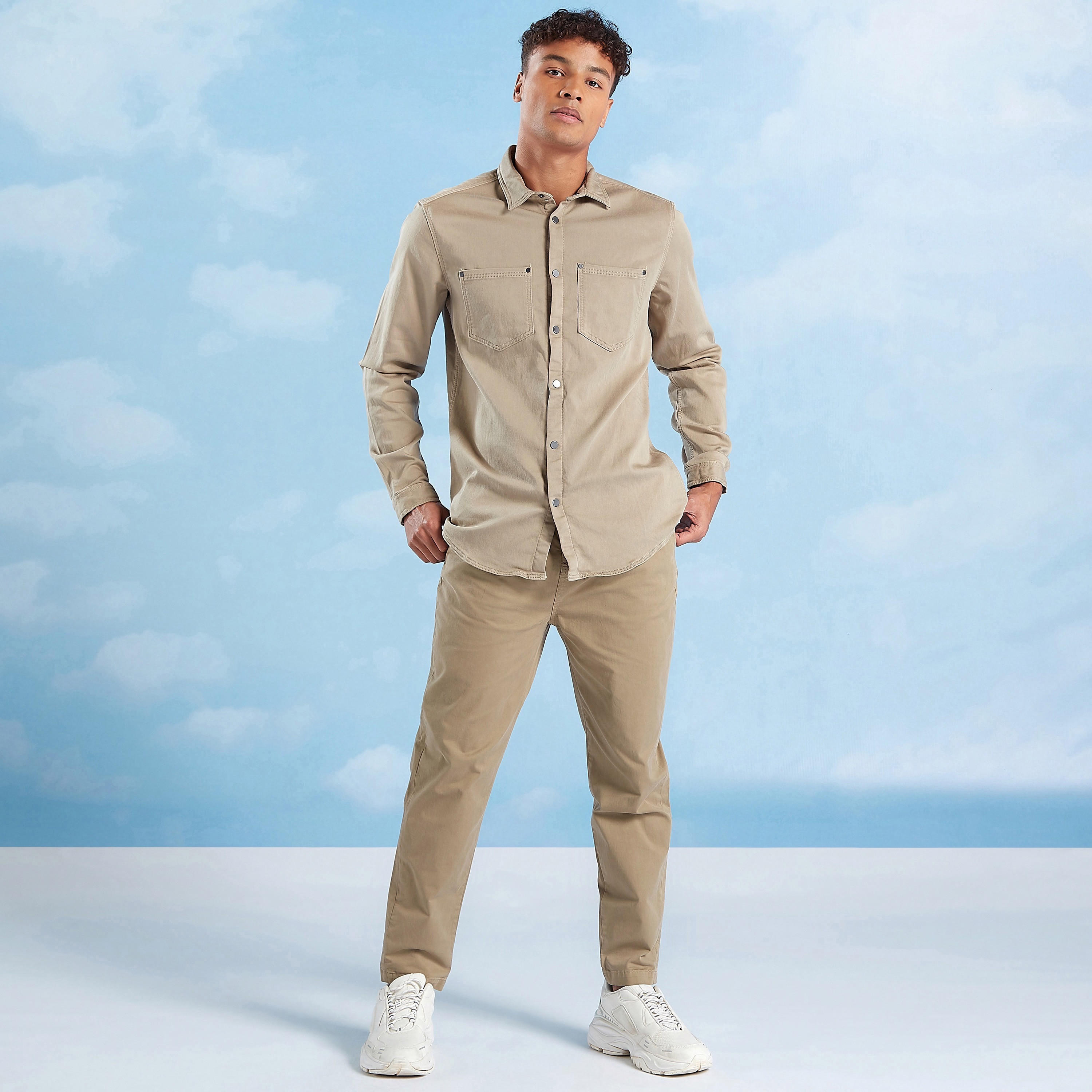 بنطلون متوسّط الإرتفاع سادة بتفاصيل جيوب وعراوي-men-clothing-bottoms-trousersandchinos-trousers-image-3