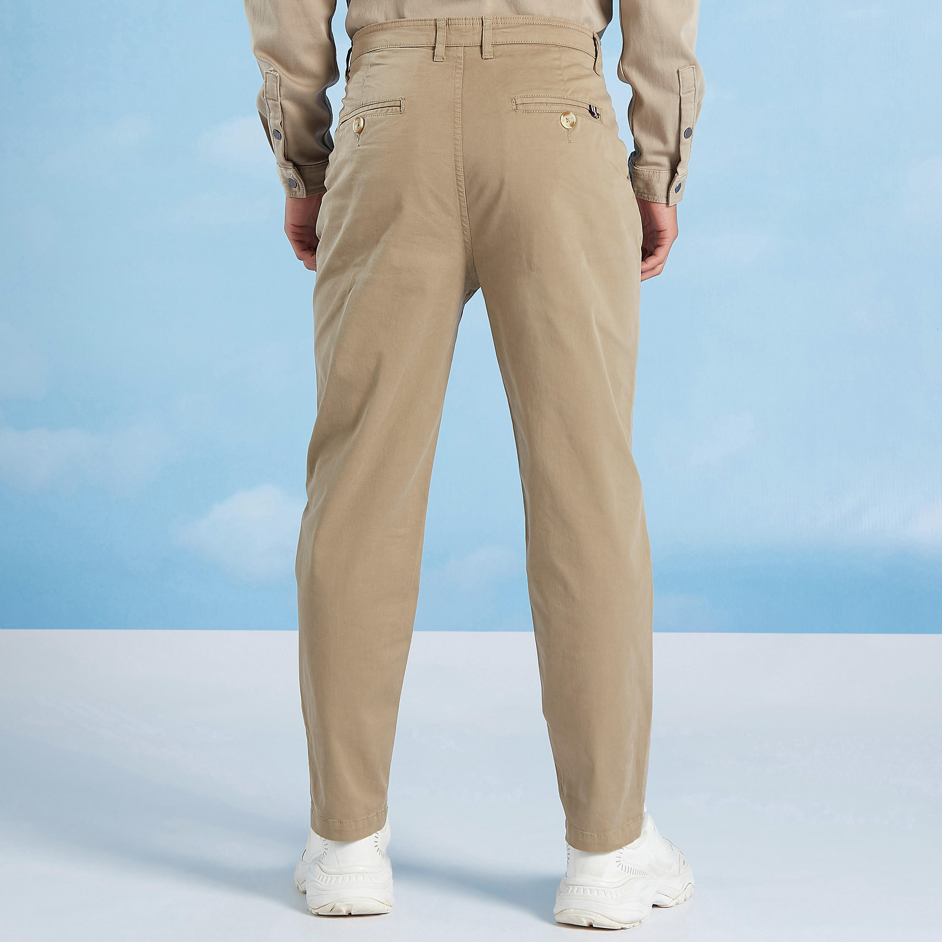 بنطلون متوسّط الإرتفاع سادة بتفاصيل جيوب وعراوي-men-clothing-bottoms-trousersandchinos-trousers-image-1