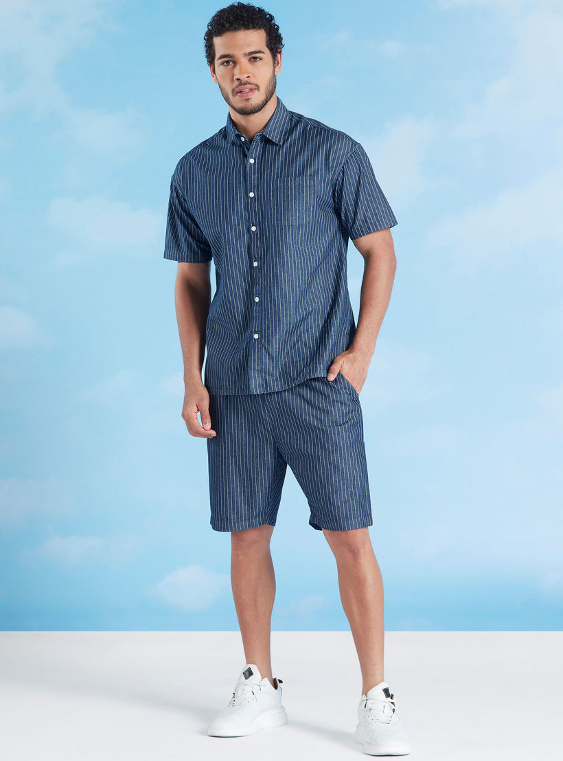 قميص مخطّط بأكمام قصيرة وجيب على الصّدر-men-clothing-bottoms-shorts-image-2