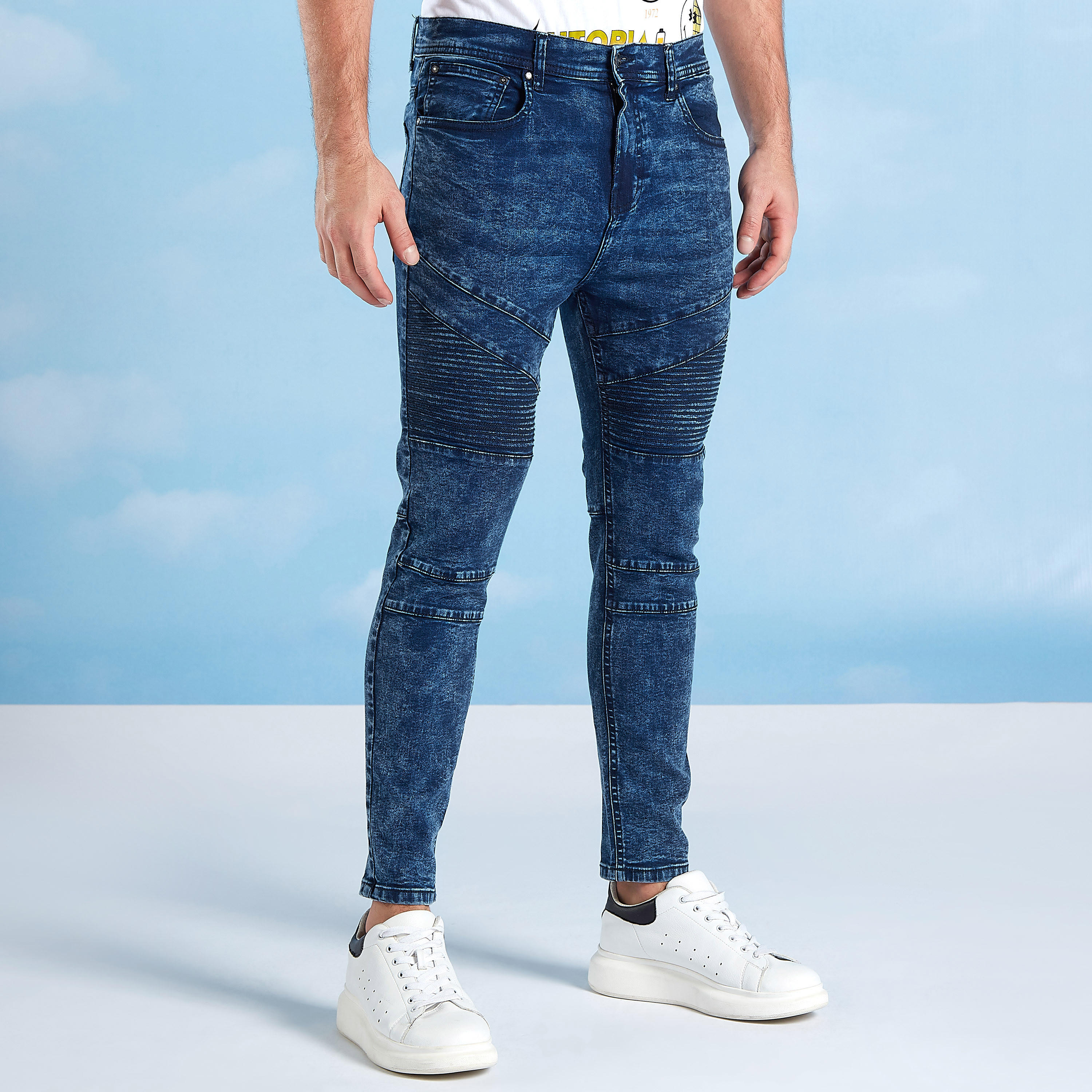 بنطلون جينز طويل بقصّة سكيني وخصر متوسط الارتفاع وجيوب-men-clothing-bottoms-jeans-image-1