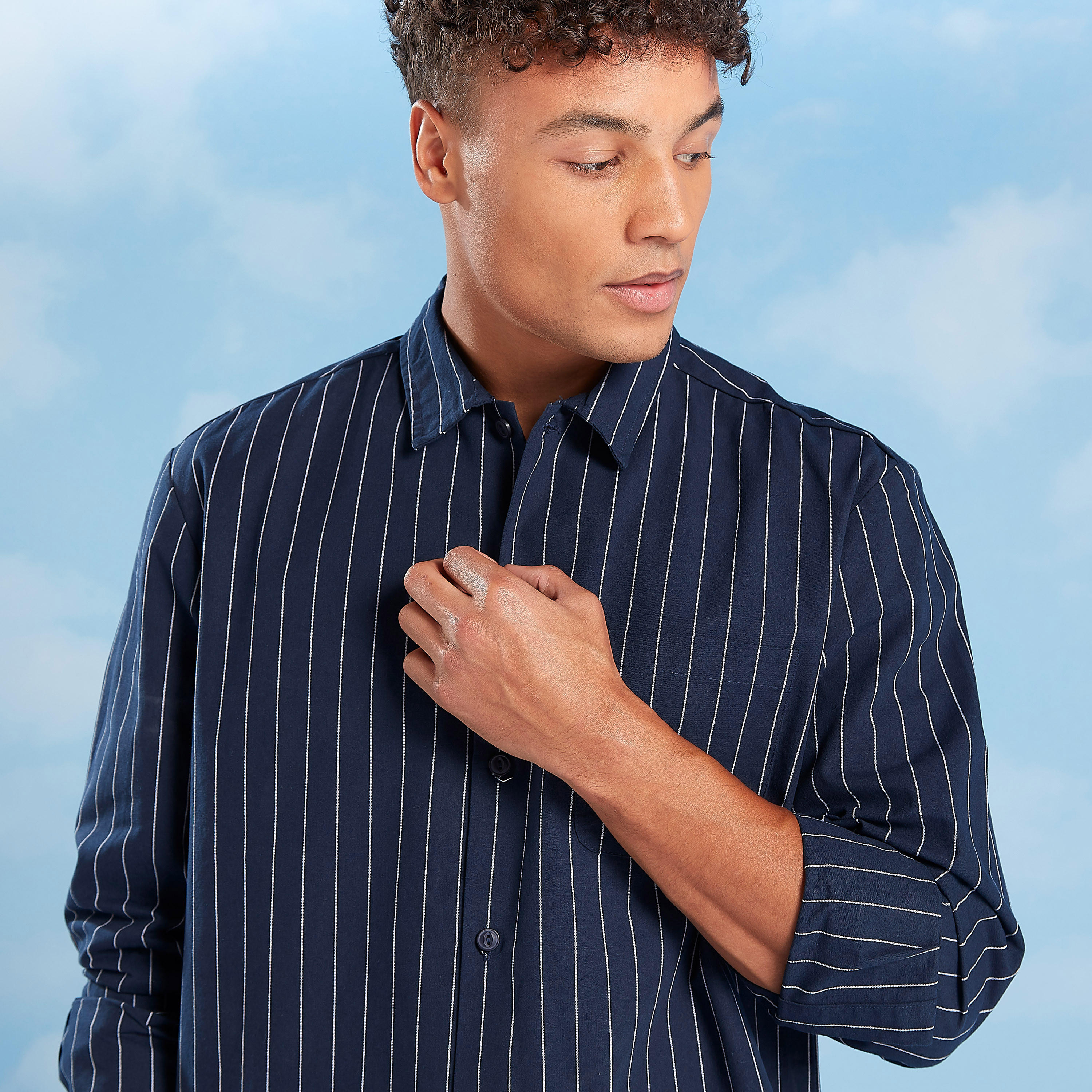 قميص مقلّم بياقة عادية وأكمام طويلة-men-clothing-jacketsandblazers-jackets-image-2