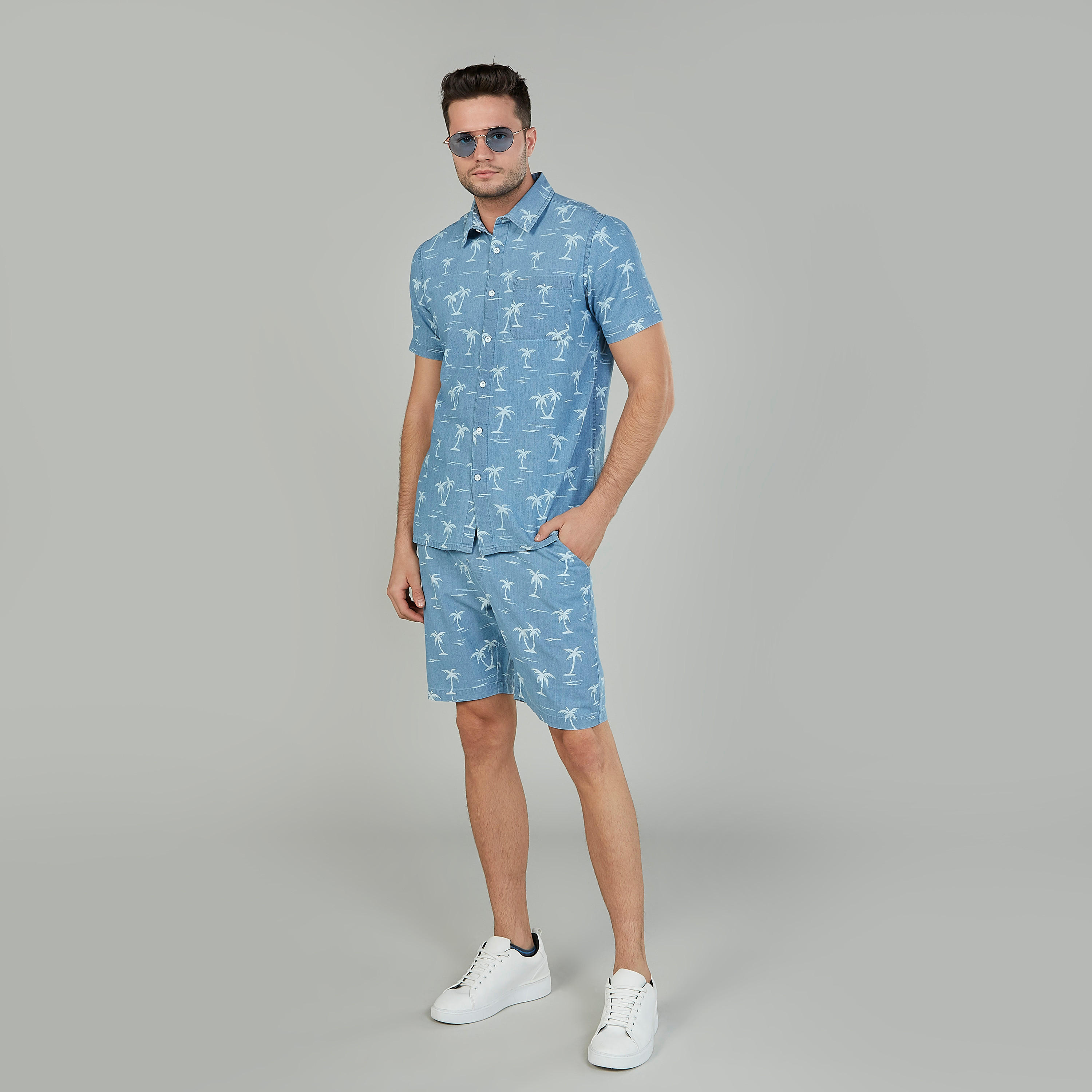 قميص سليم بطبعات وأكمام قصيرة وجيب على الصّدر-men-clothing-shirts-image-2