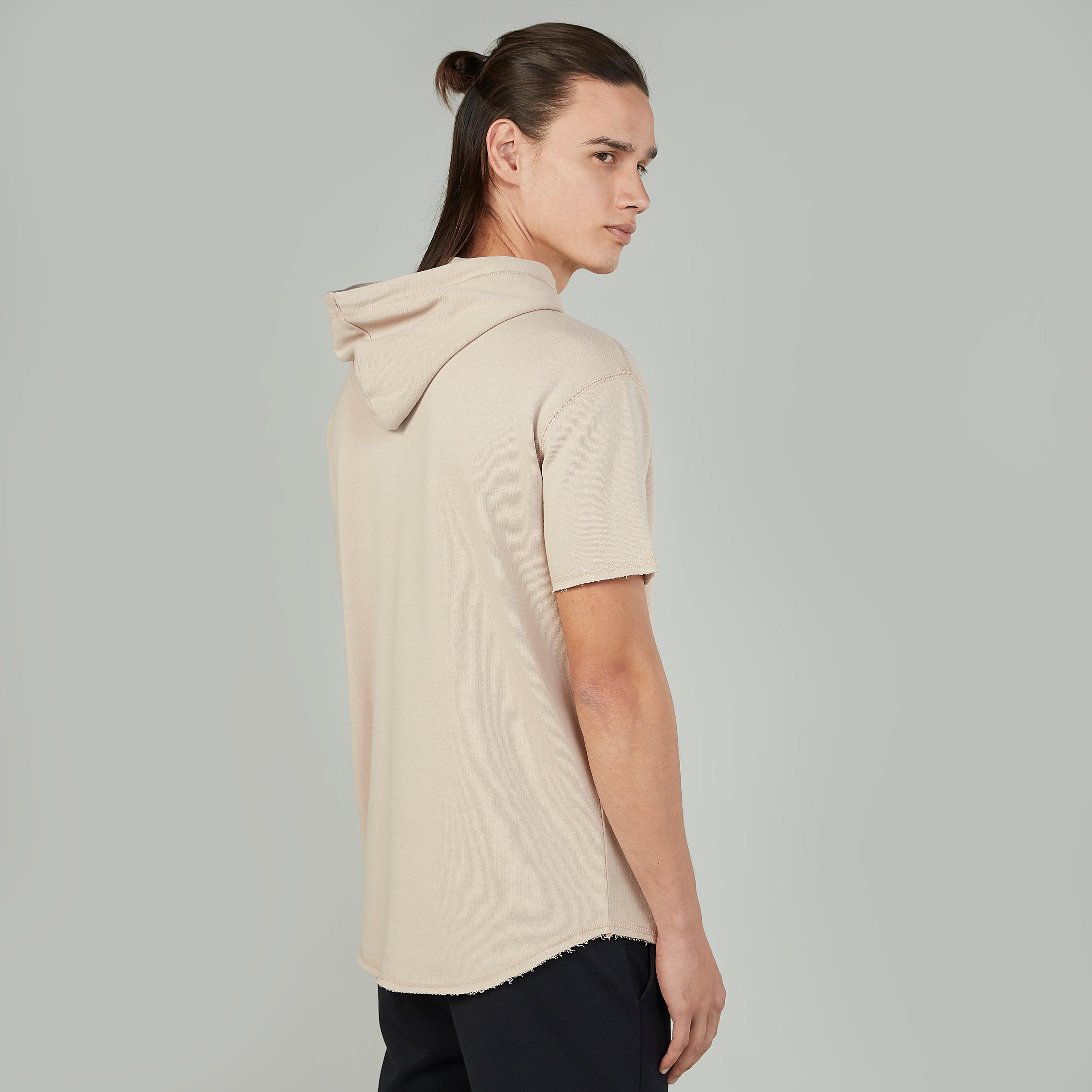 تيشيرت بارز الملمس بقصّة سليم وقبّعة وأكمام قصيرة وقبّعة-men-clothing-tshirtsandpolos-tshirts-image-4