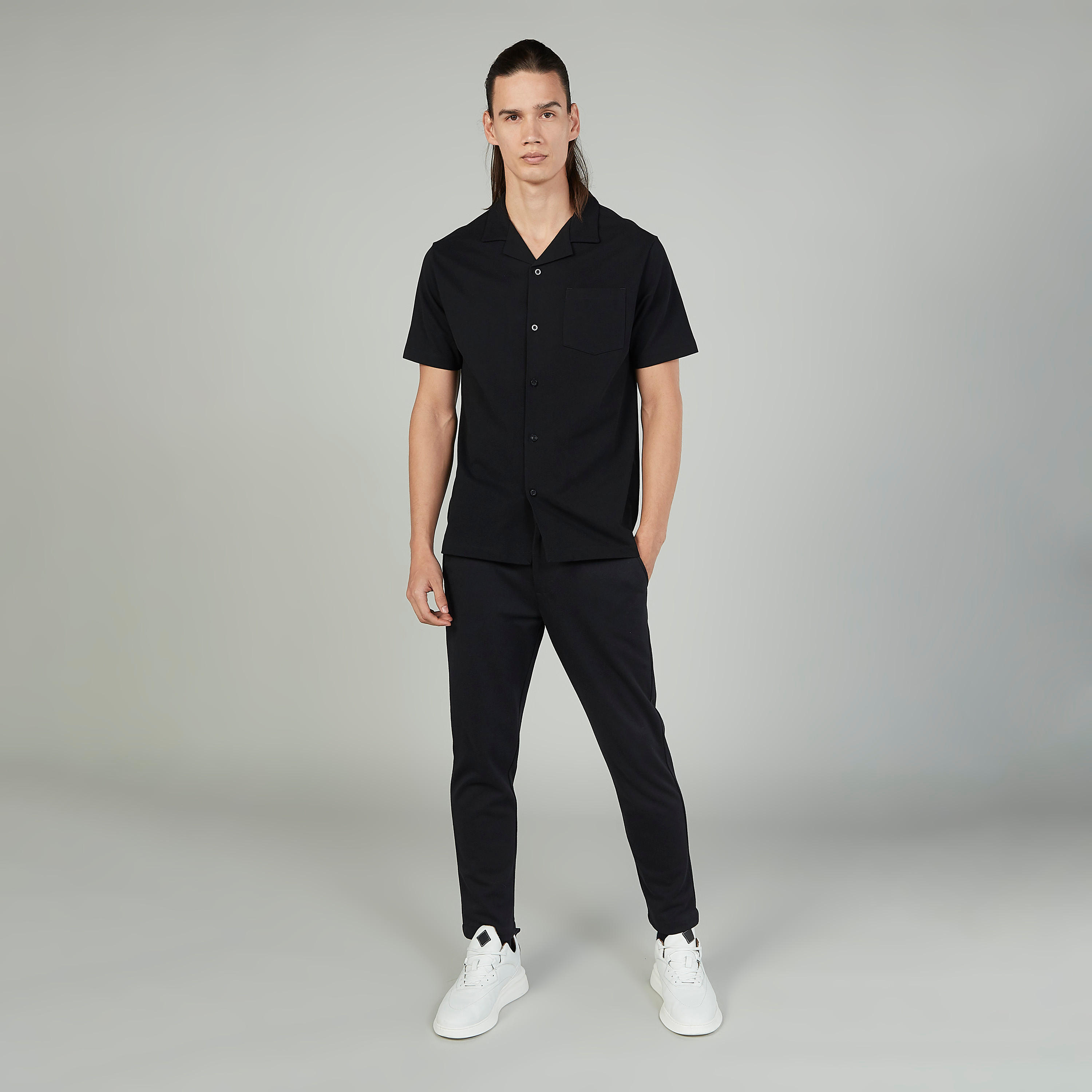 قميص سادة بأكمام قصيرة وجيب خارجي-men-clothing-shirts-image-4