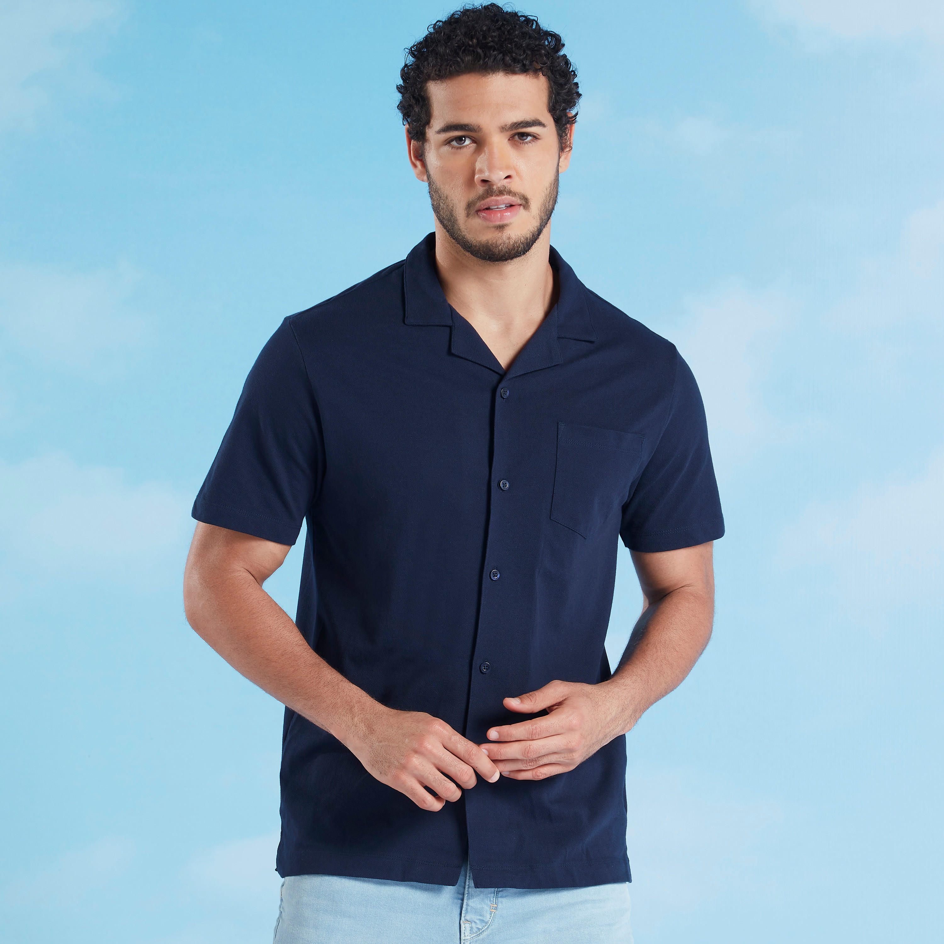 قميص سادة بأكمام قصيرة وجيب خارجي-men-clothing-shirts-image-4
