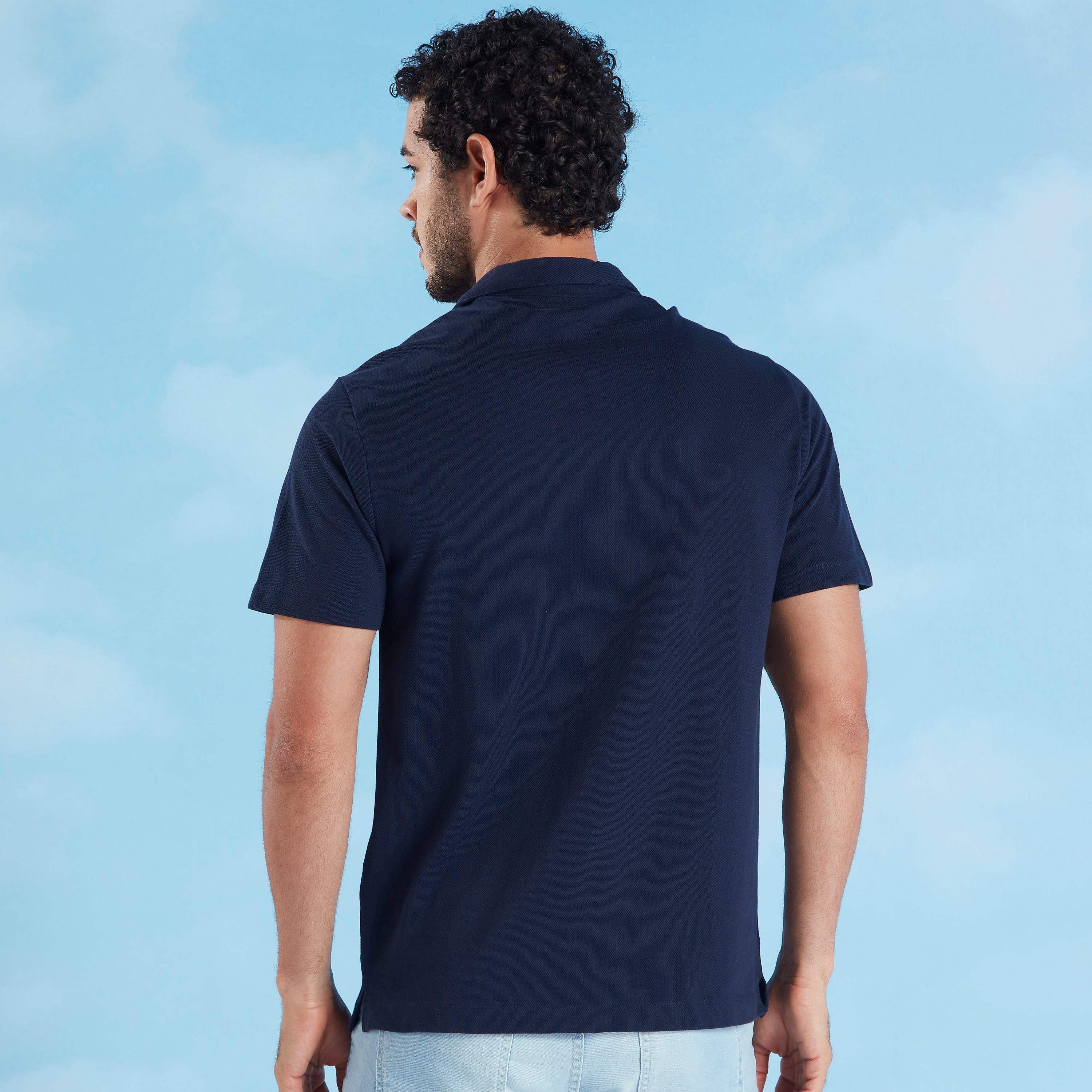 قميص سادة بأكمام قصيرة وجيب خارجي-men-clothing-shirts-image-1