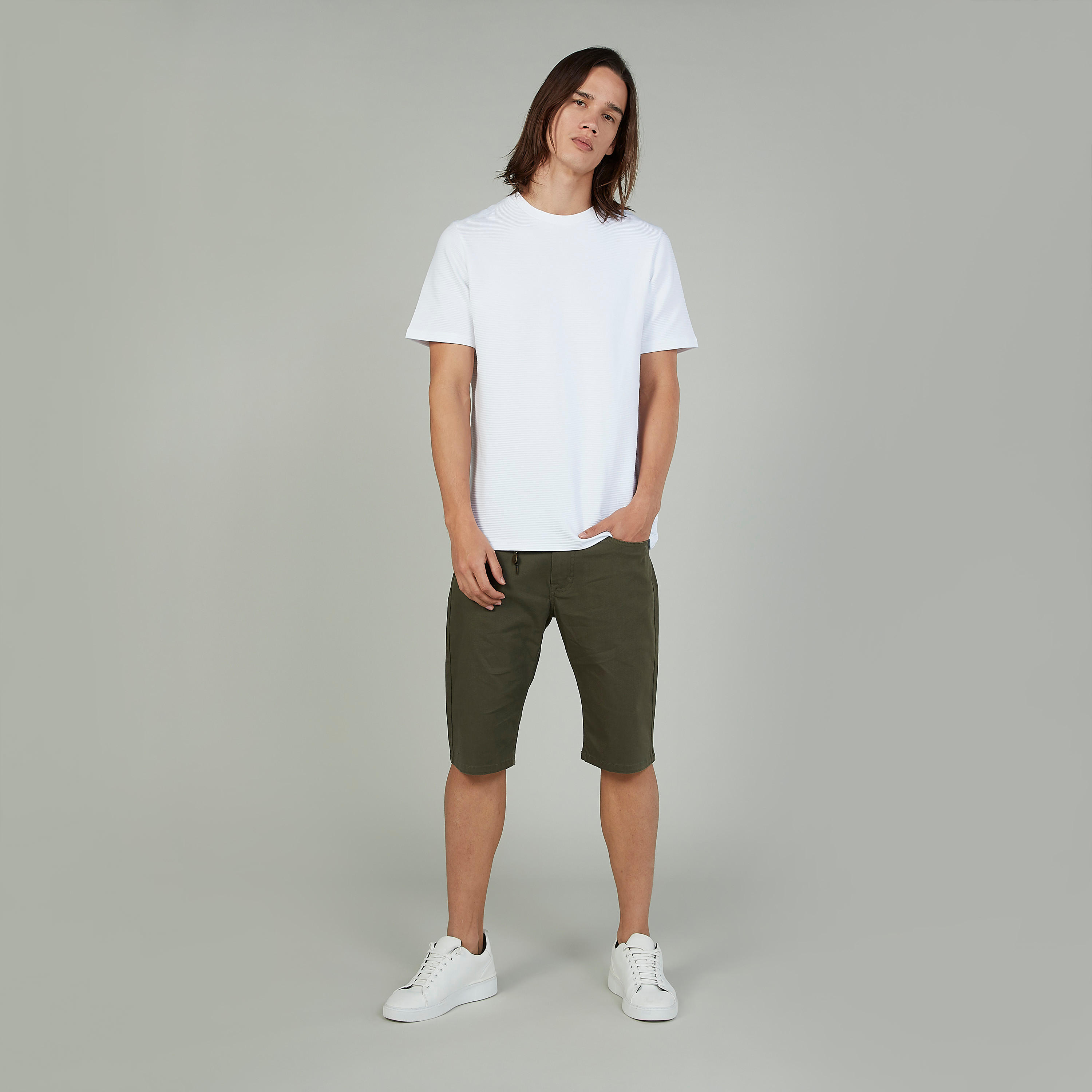 تيشيرت سادة بياقة مستديرة وأكمام قصيرة-men-clothing-tshirtsandpolos-tshirts-image-2