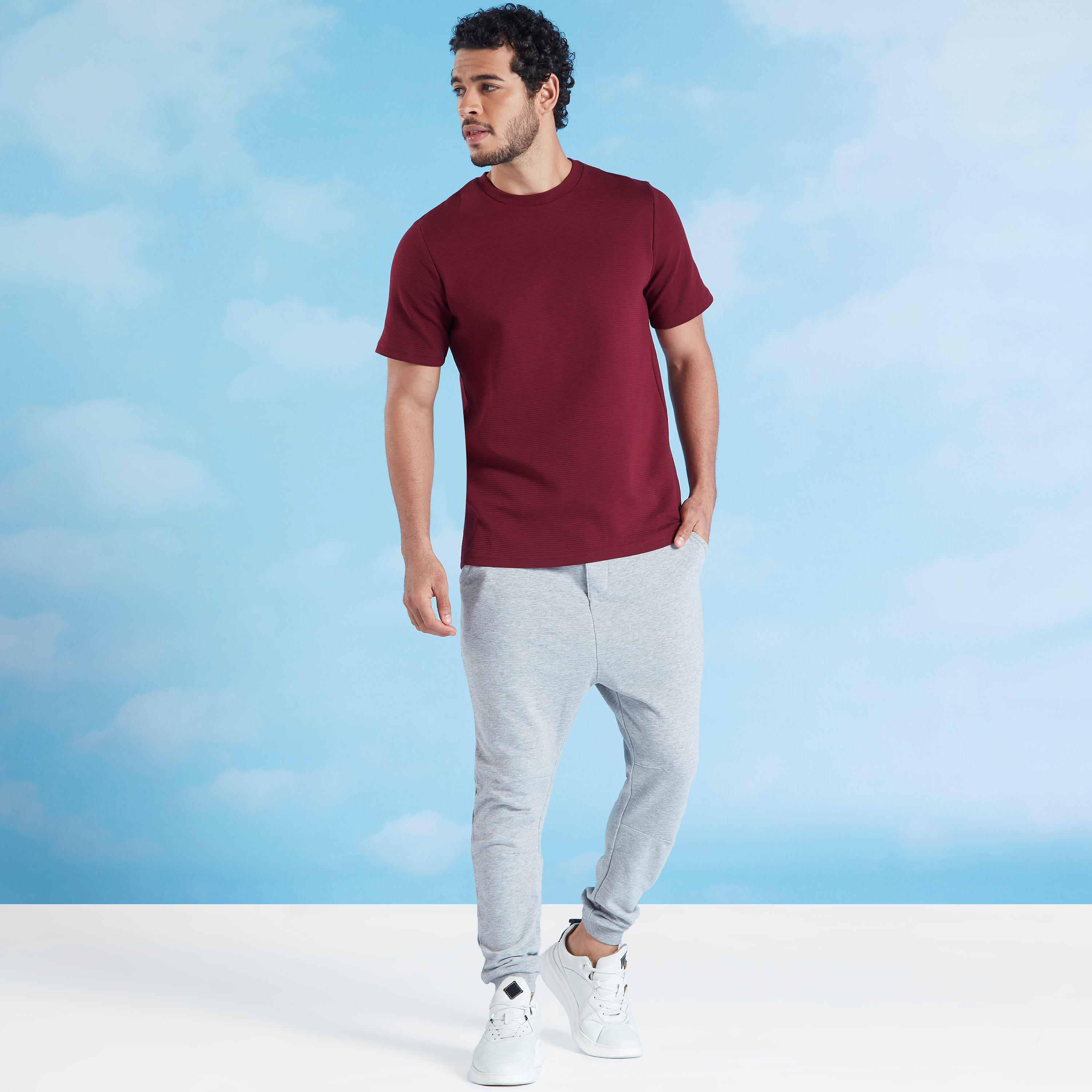 تيشيرت سادة بياقة مستديرة وأكمام قصيرة-men-clothing-tshirtsandpolos-tshirts-image-2
