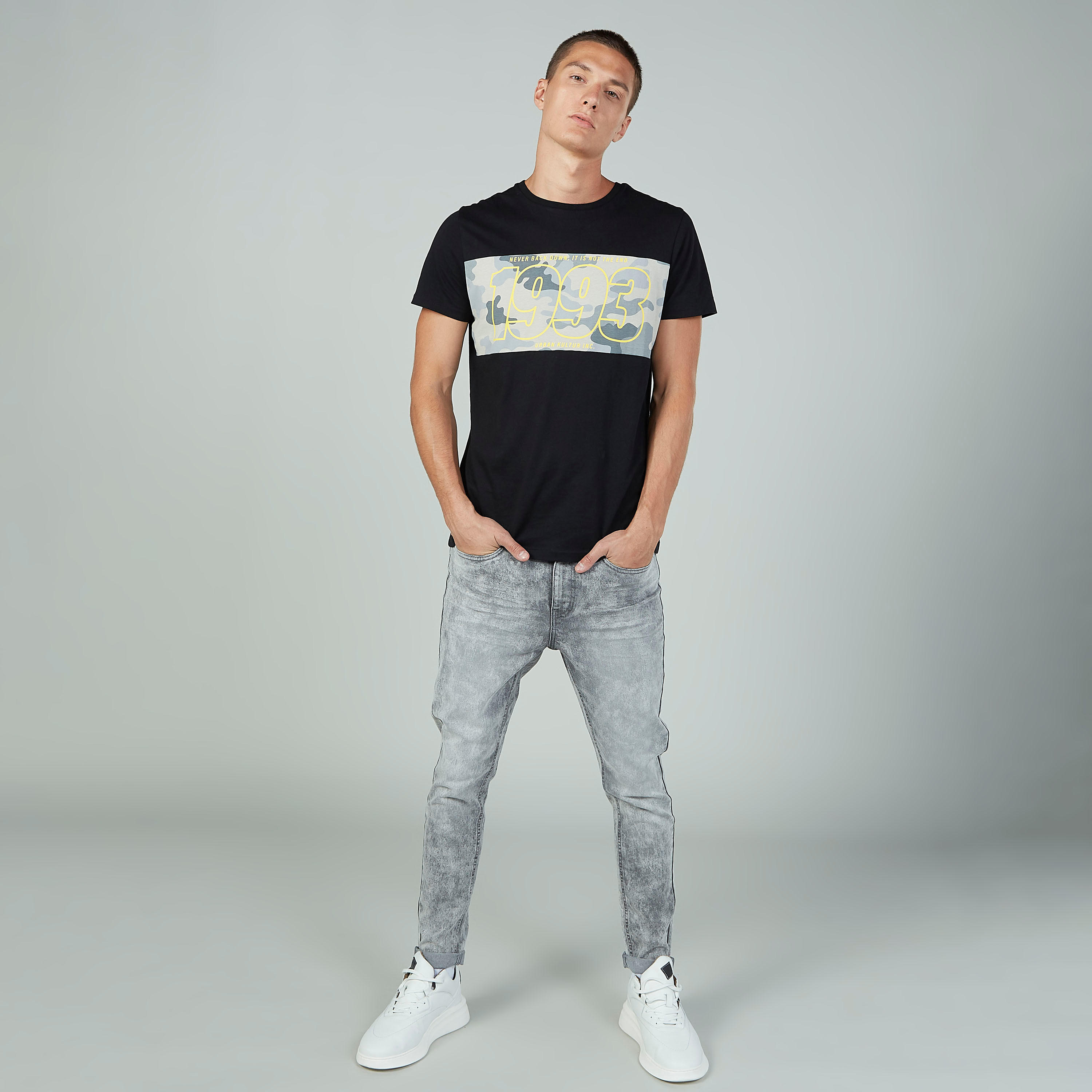 تيشيرت مستدام سليم بياقة ضيّقة وأكمام قصيرة وطبعات -men-clothing-tshirtsandpolos-tshirts-image-2