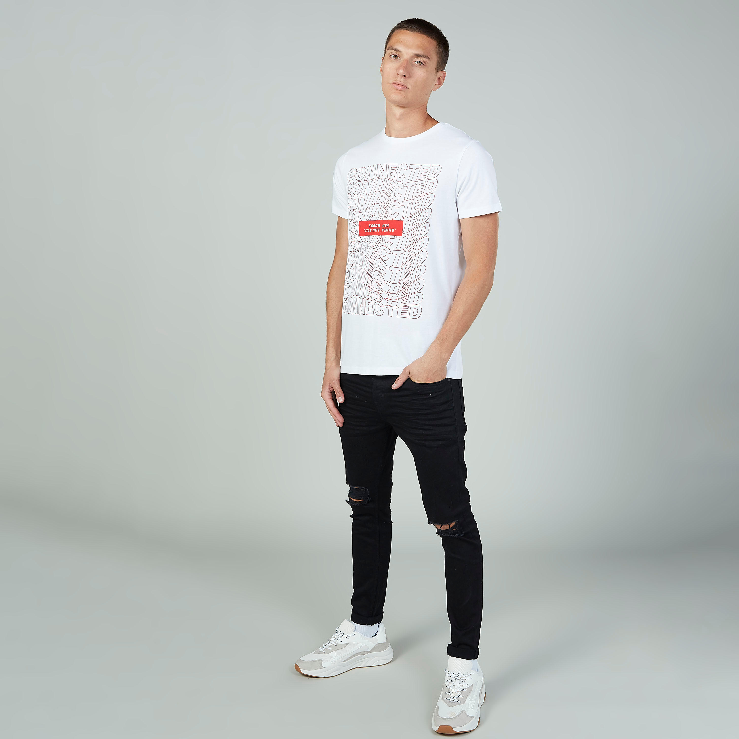 تيشيرت سليم بياقة ضيّقة وأكمام قصيرة وطبعات-men-clothing-tshirtsandpolos-tshirts-image-3