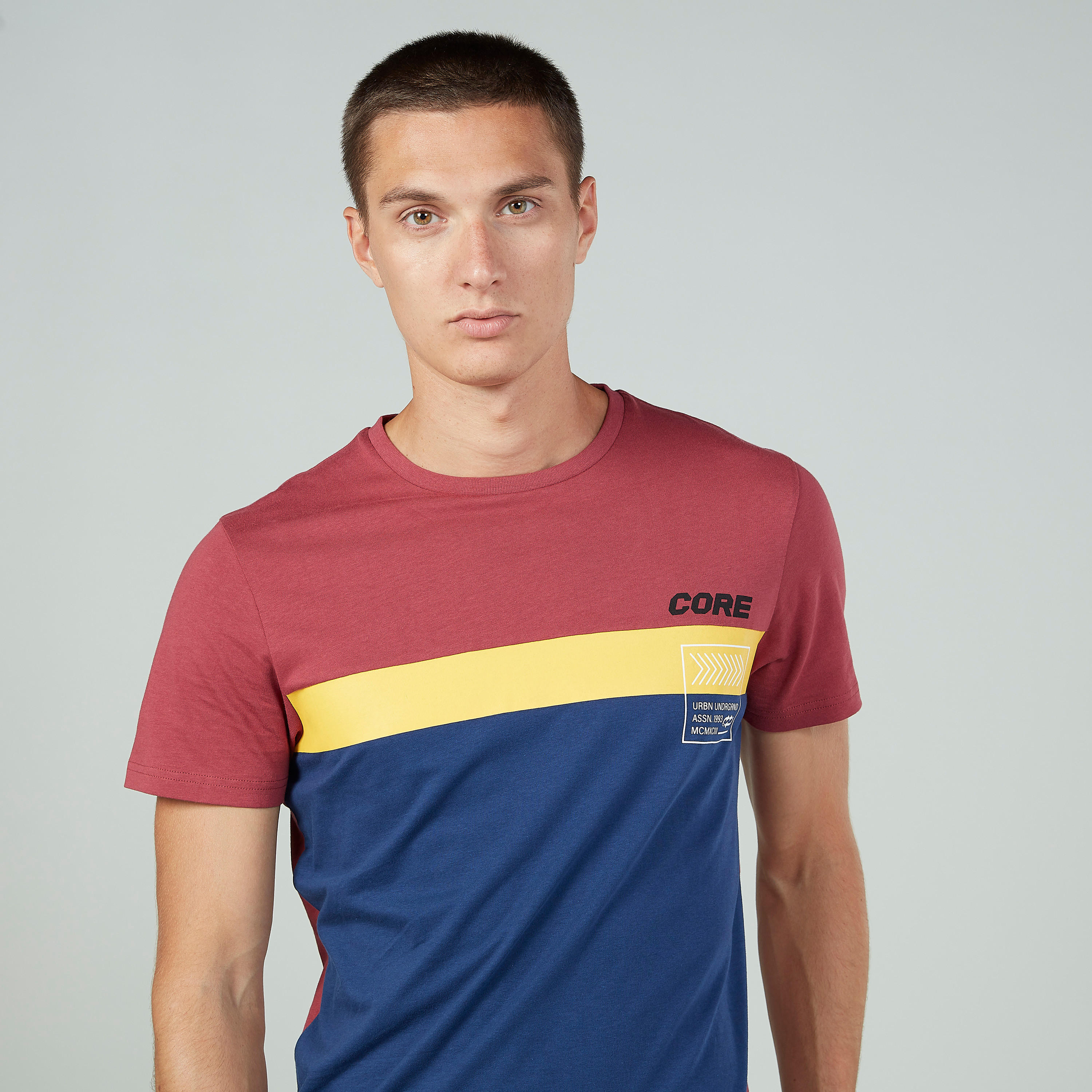 تيشيرت مستدام سليم بياقة ضيّقة وأكمام قصيرة وطبعات -men-clothing-tshirtsandpolos-tshirts-image-3
